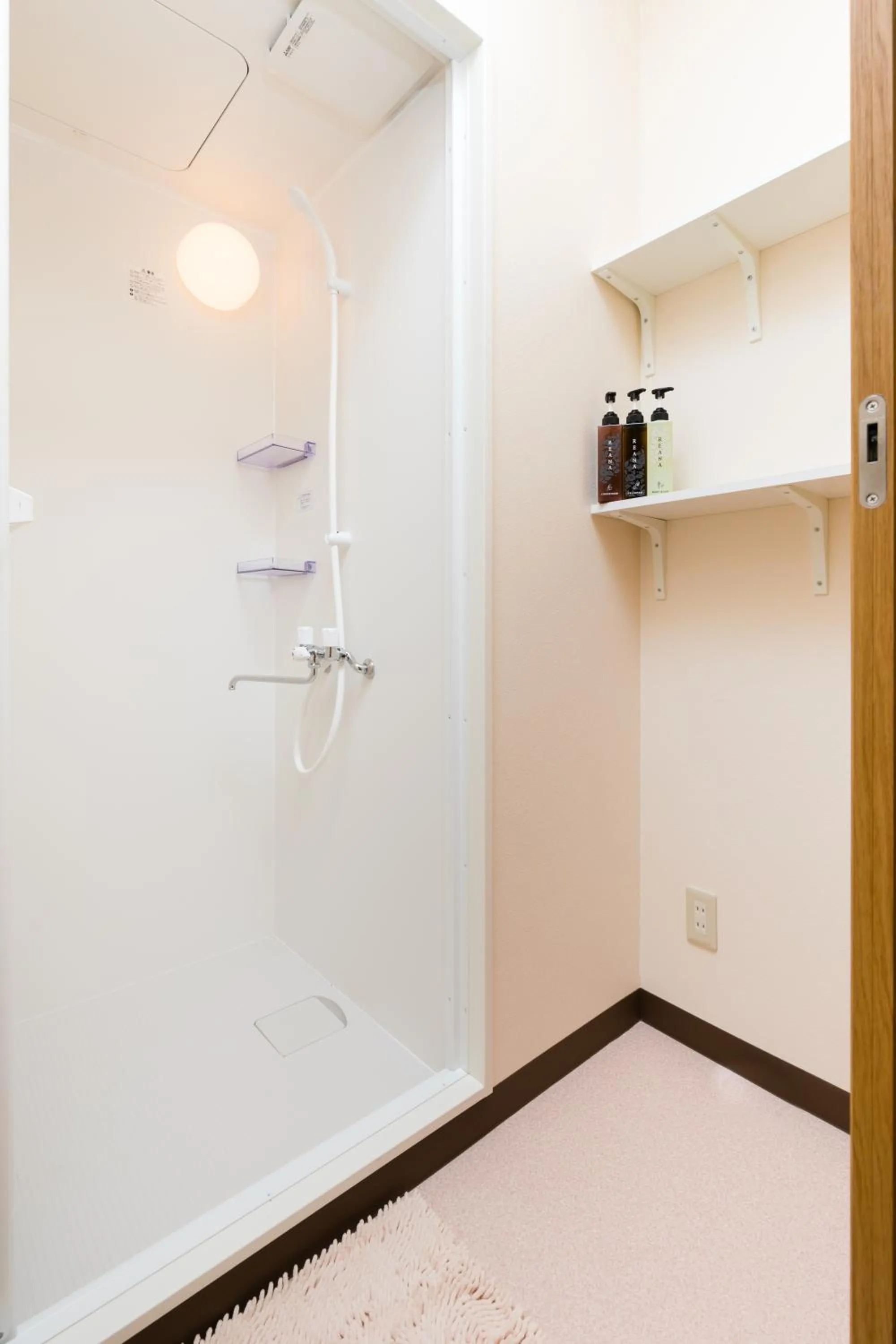 Shower in ABC Guesthouse (1F)