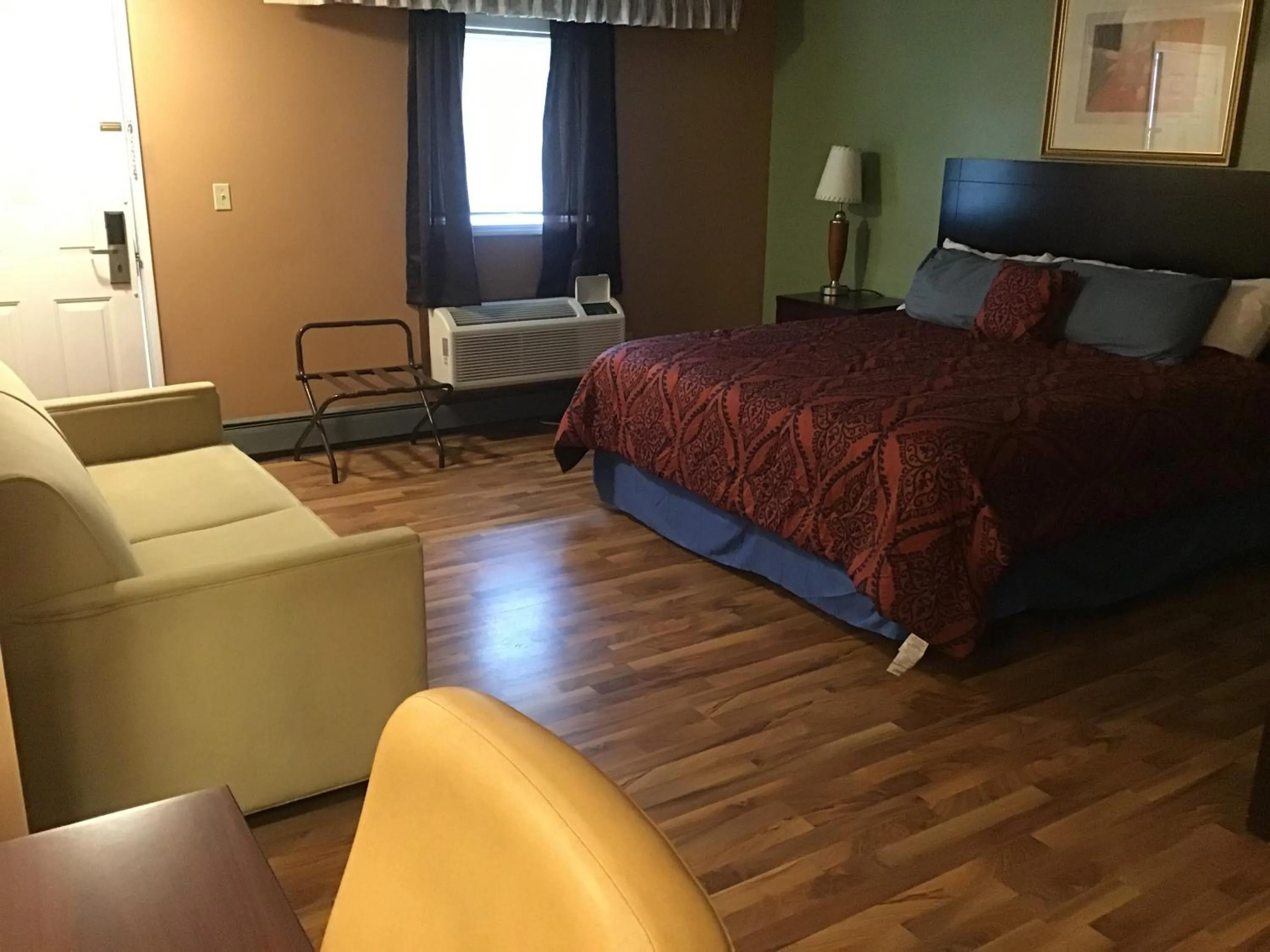 Bedroom, Bed in Bellevue Hotel and Suites