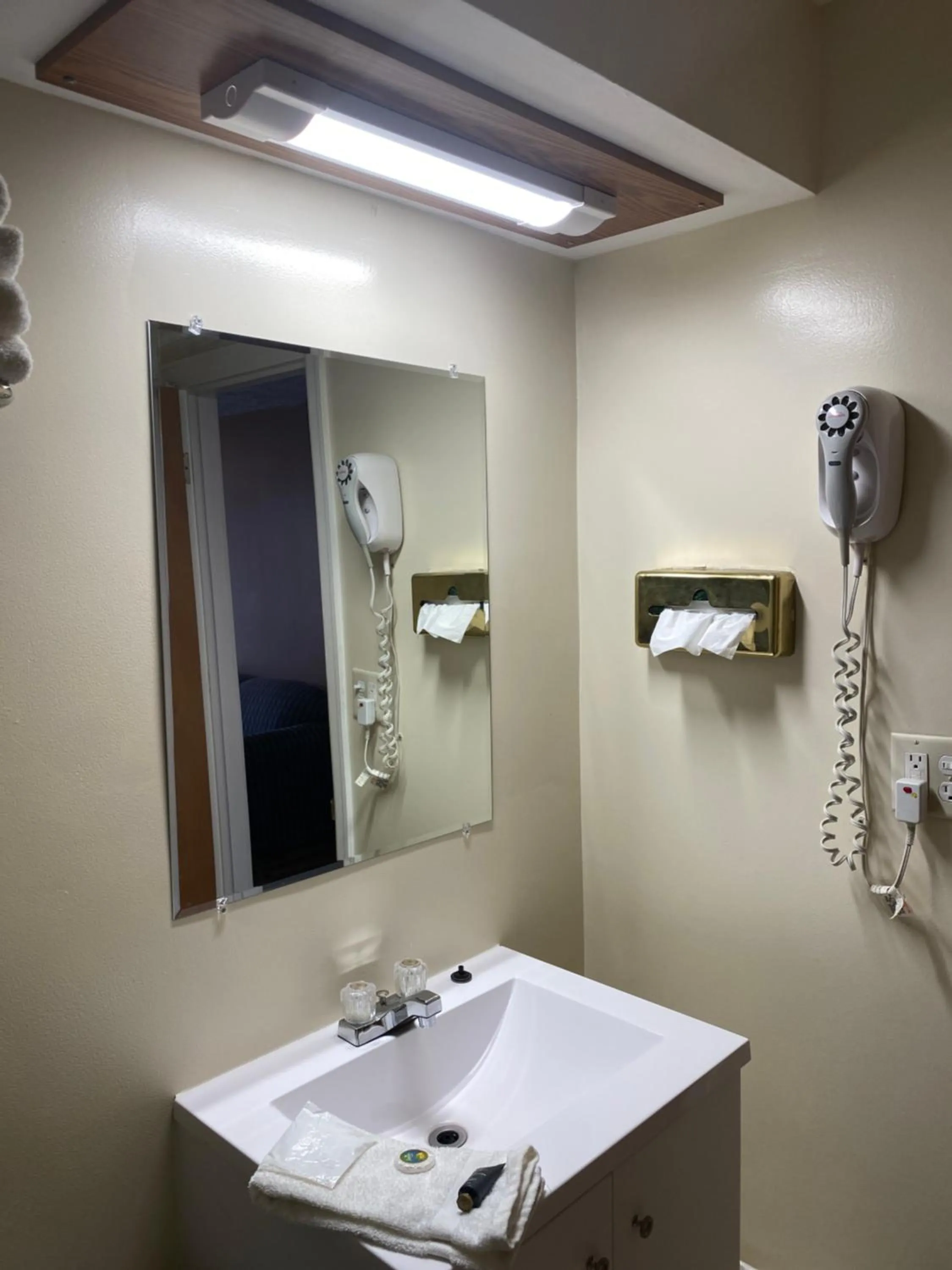 Bathroom in Bellevue Hotel and Suites