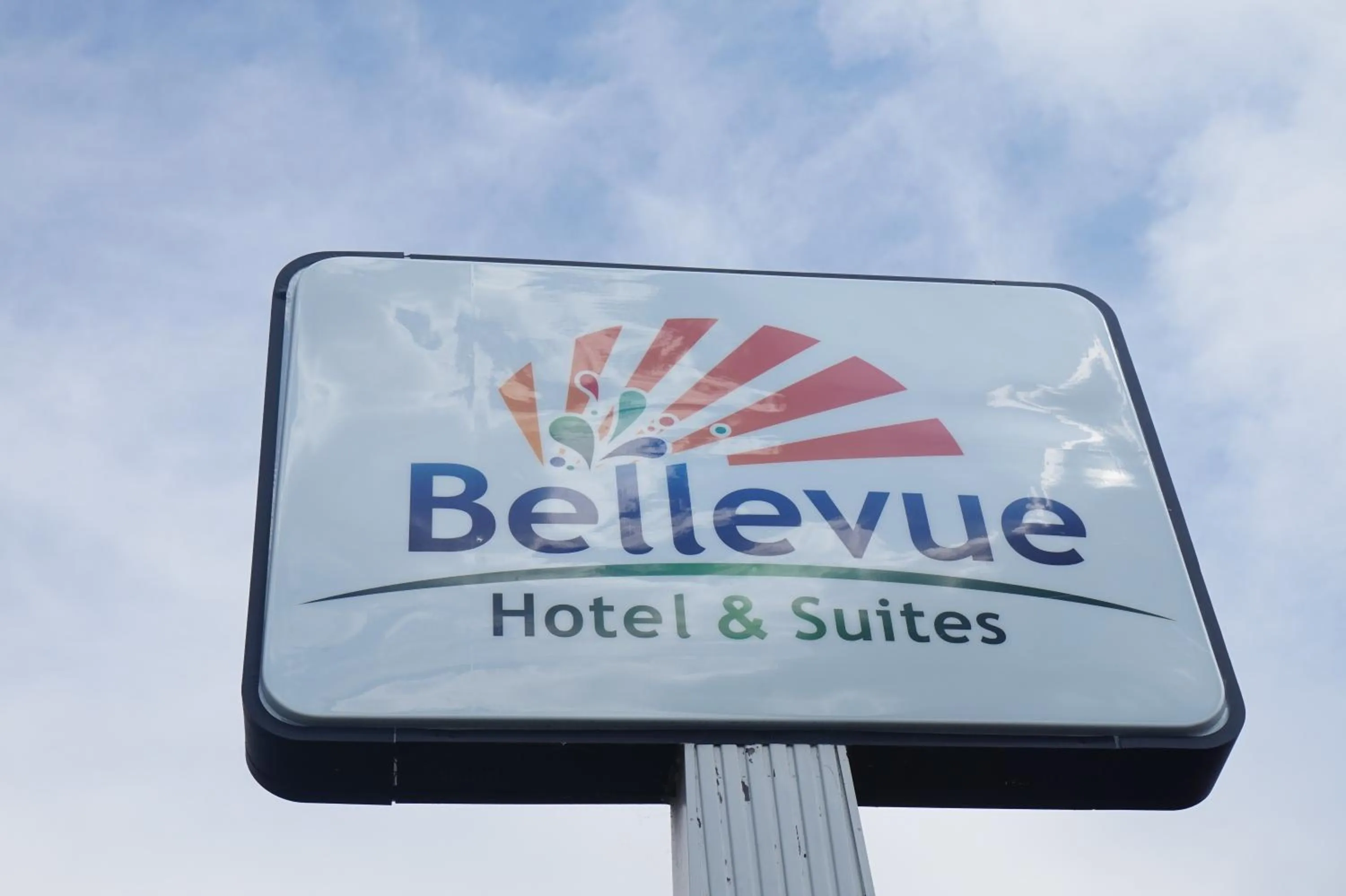 Facade/entrance in Bellevue Hotel and Suites