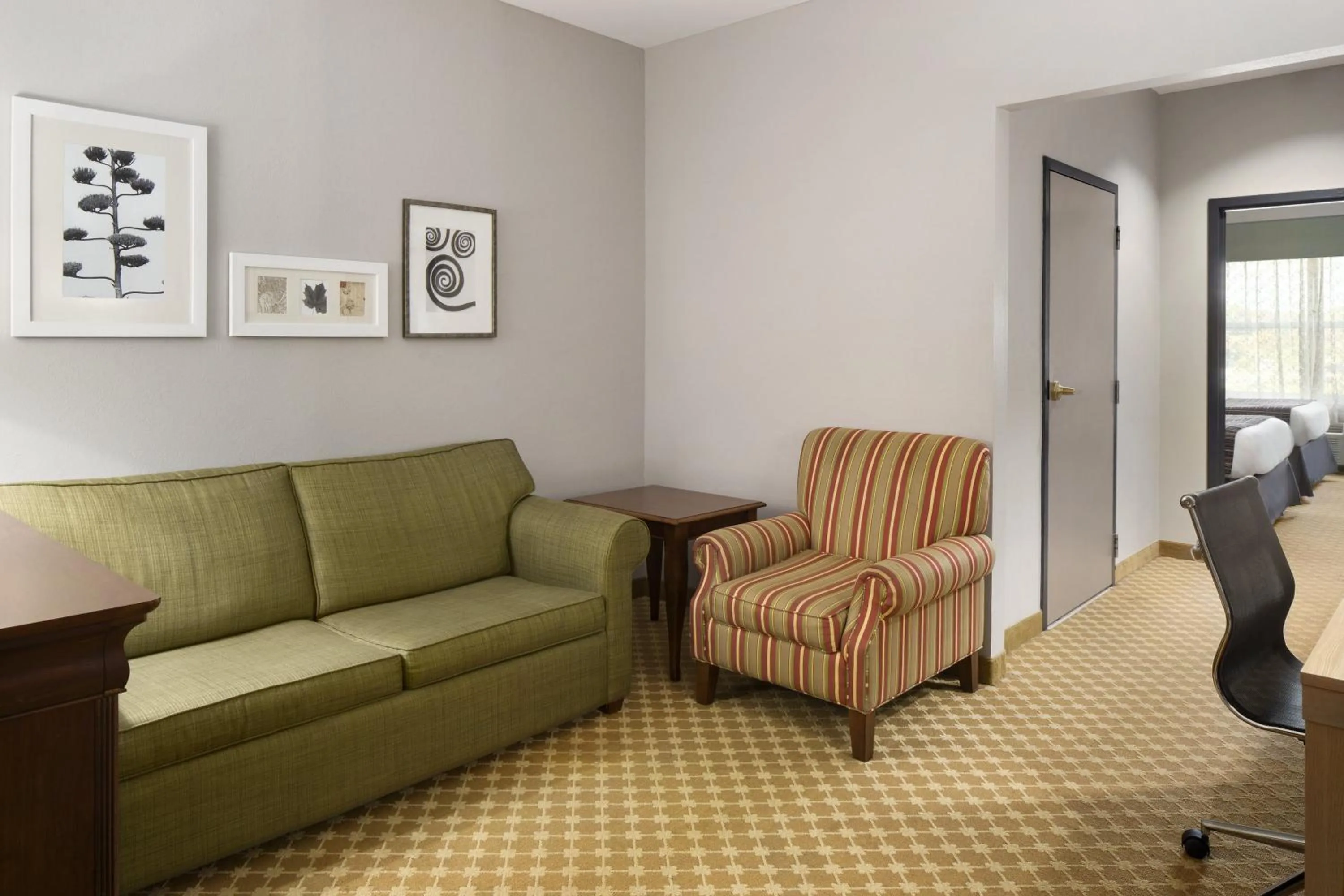 Bed in Country Inn & Suites by Radisson, Gettysburg, PA