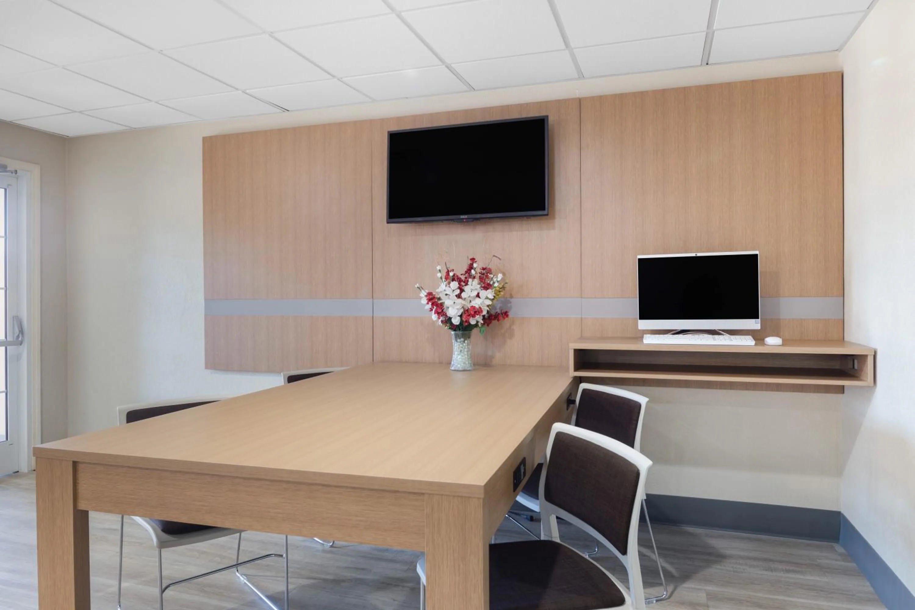 Business facilities in Microtel Inn & Suites by Wyndham Florence