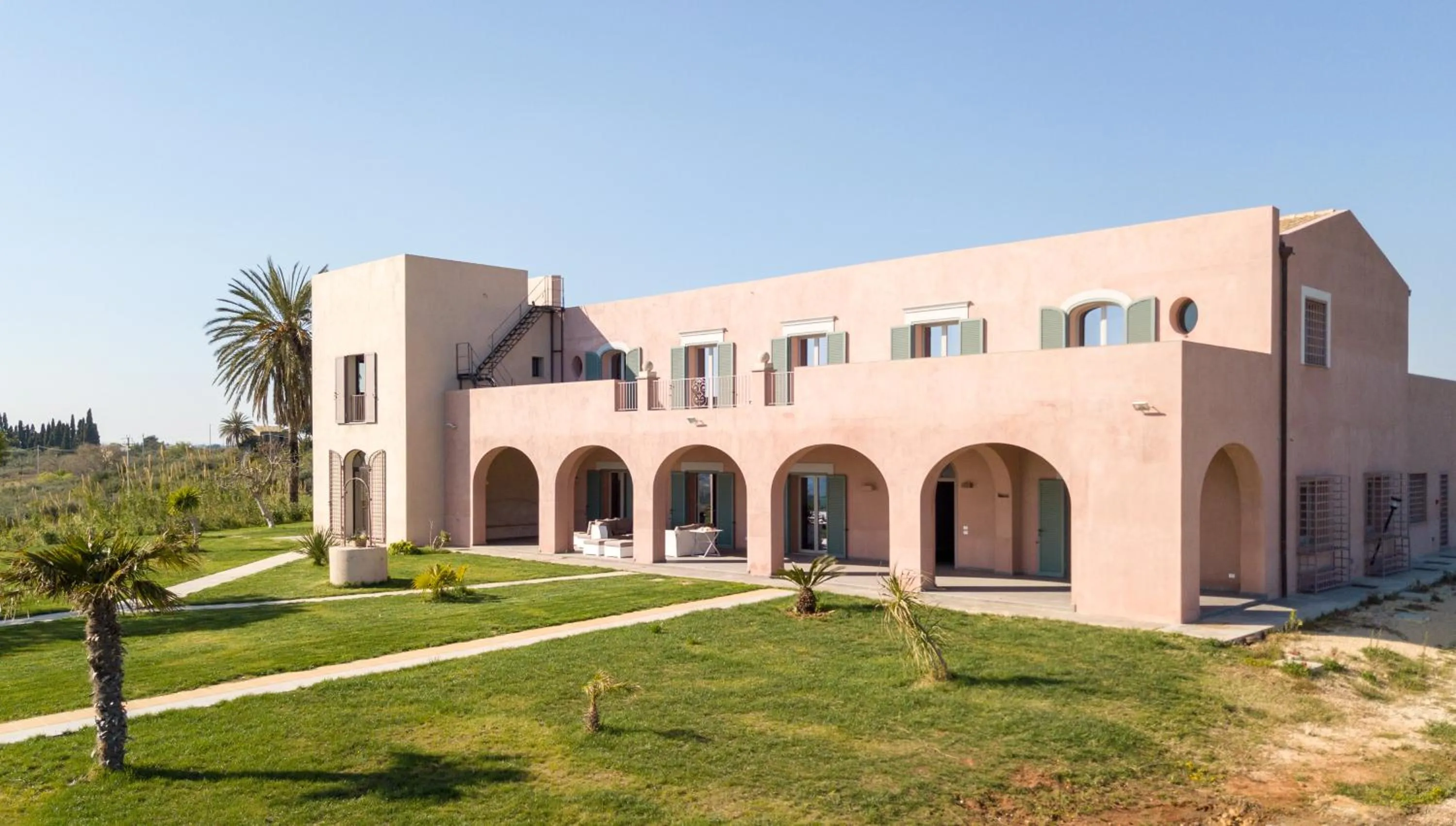 Property building in Torre Bonera. Green Resort