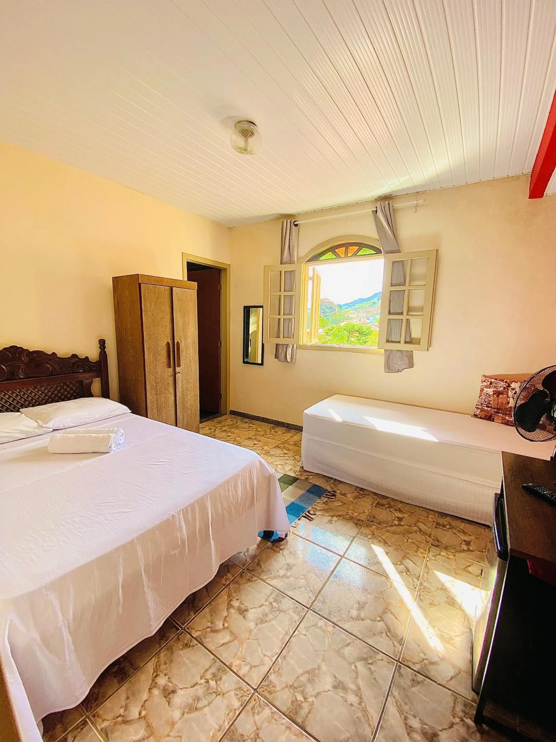 Photo of the whole room, Bed in Hospedaria Vila Rica - 1 km do centro histórico