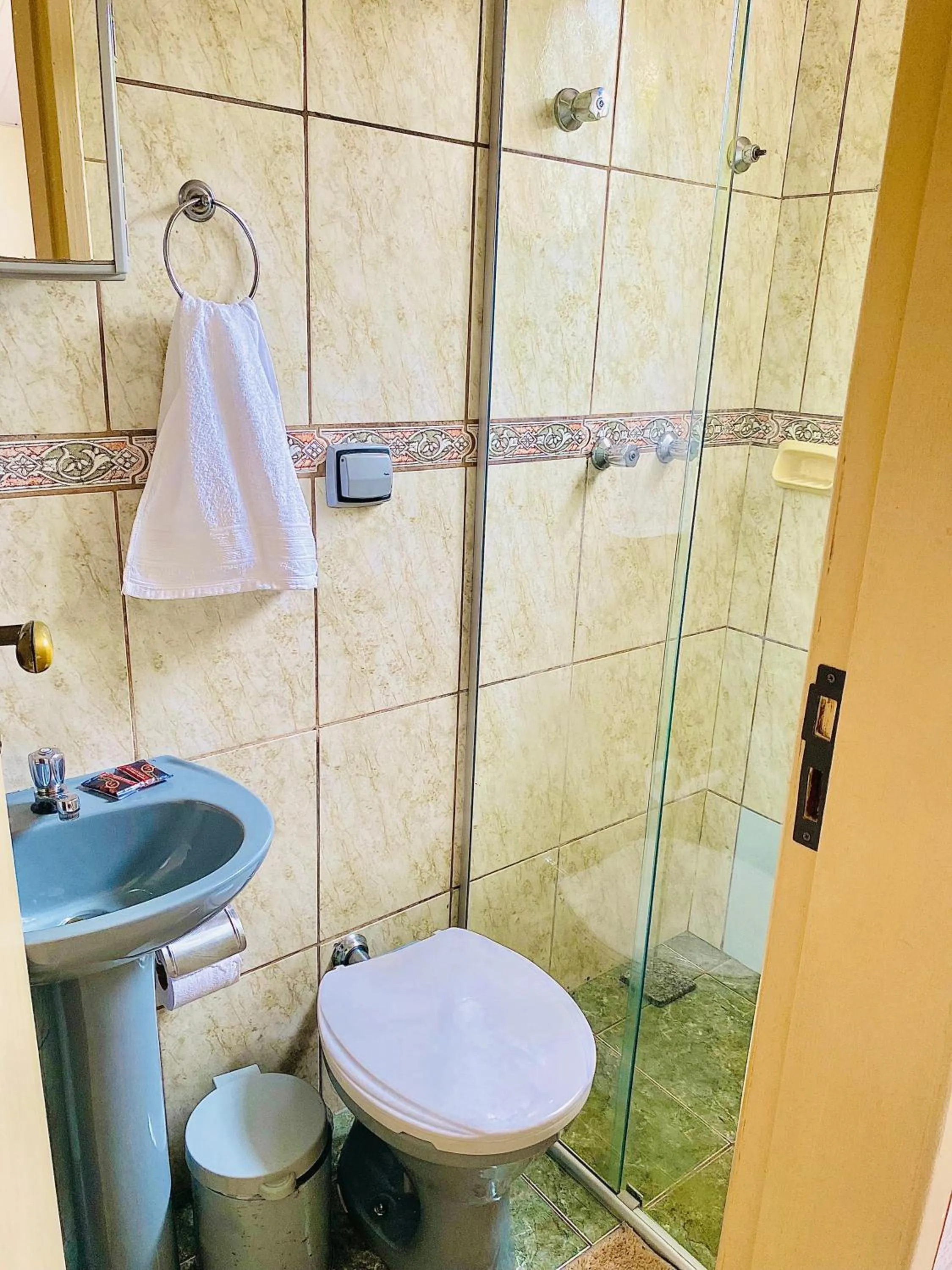 Bathroom in Hospedaria Vila Rica - 1 km do centro histórico