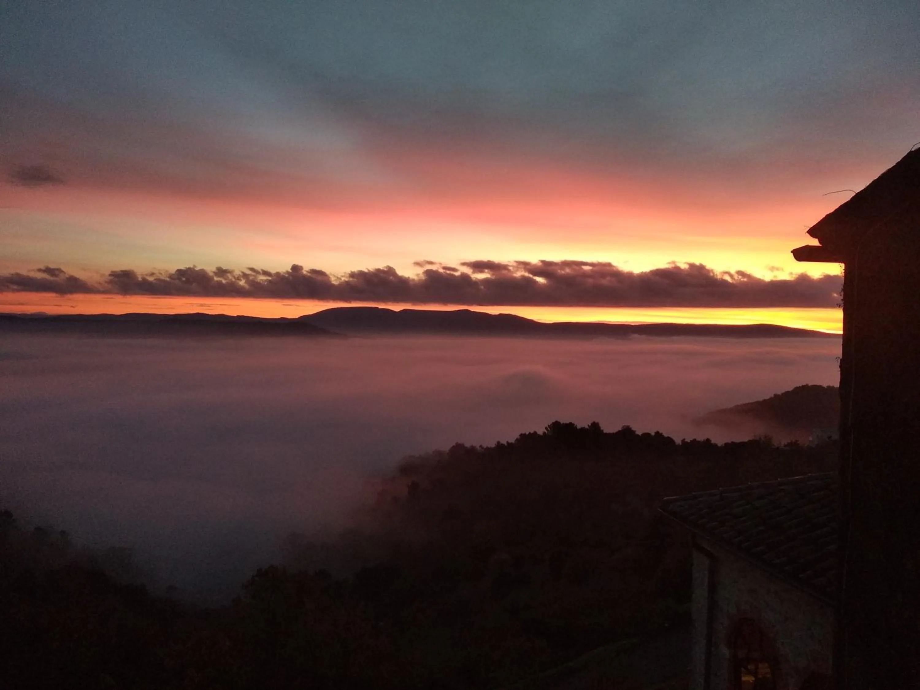 Sunrise in le rocher de Sampzon
