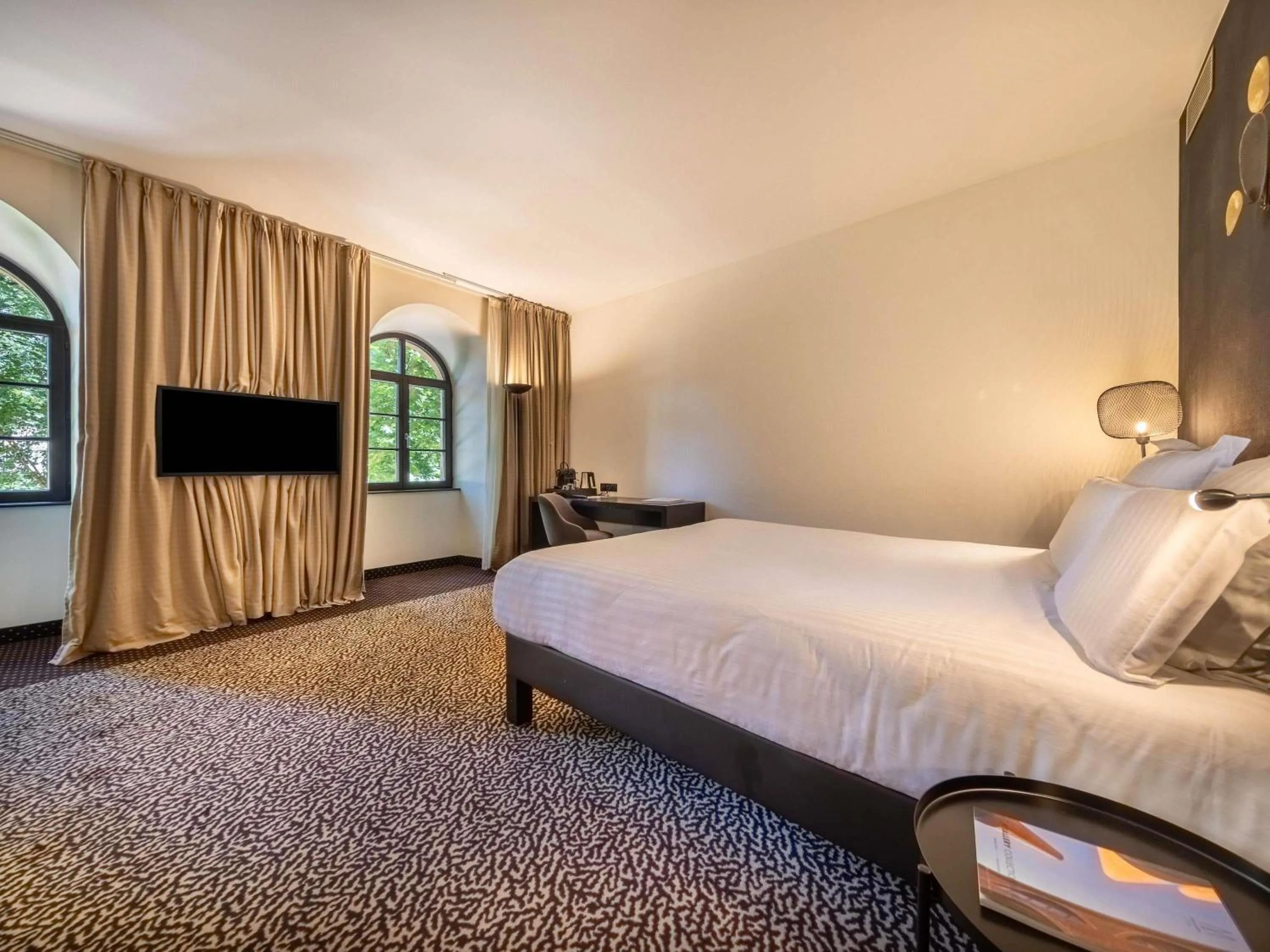 Bedroom, Bed in La Citadelle Hotel Metz - MGallery Collection