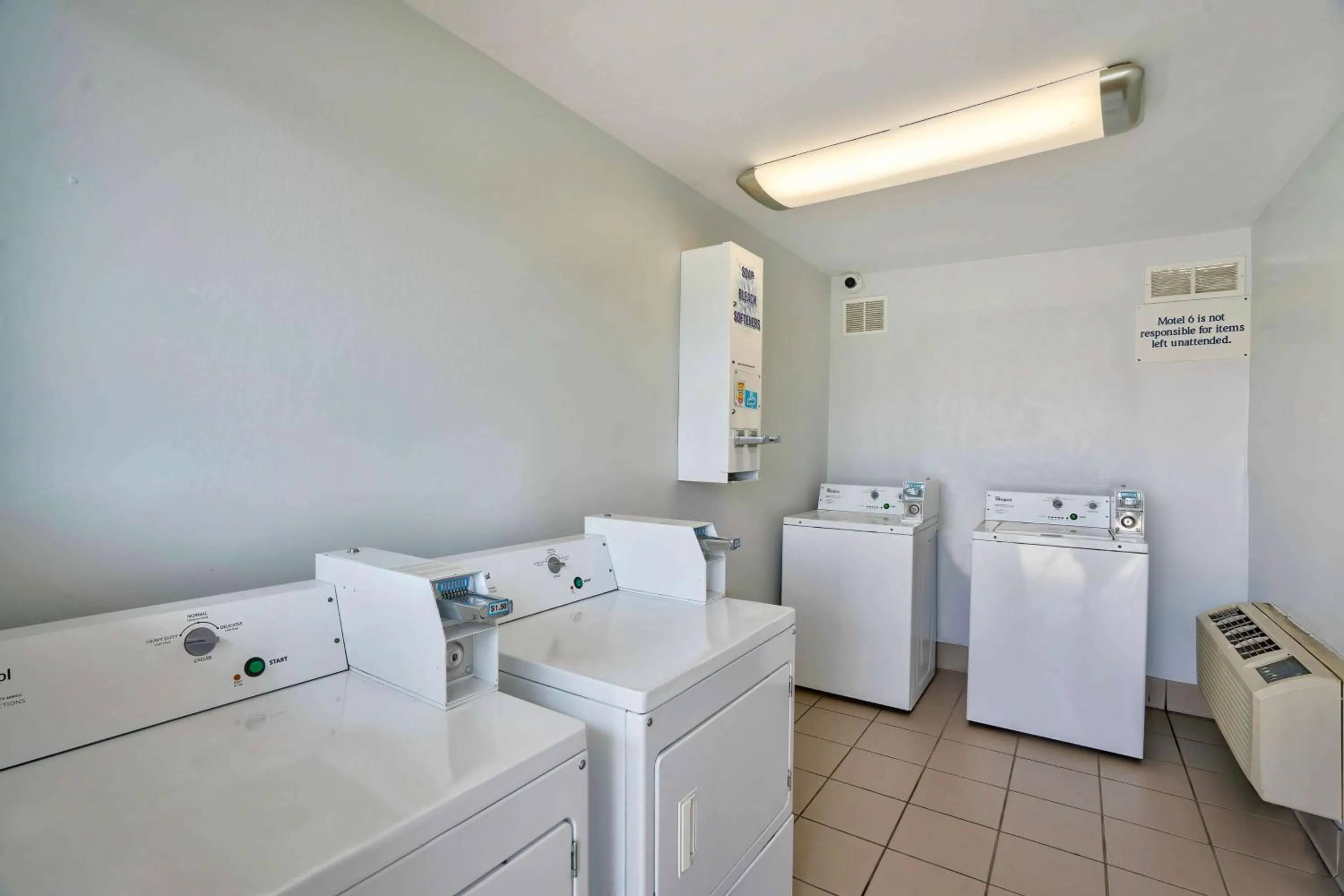 Property building in Motel 6-Lumberton, NC