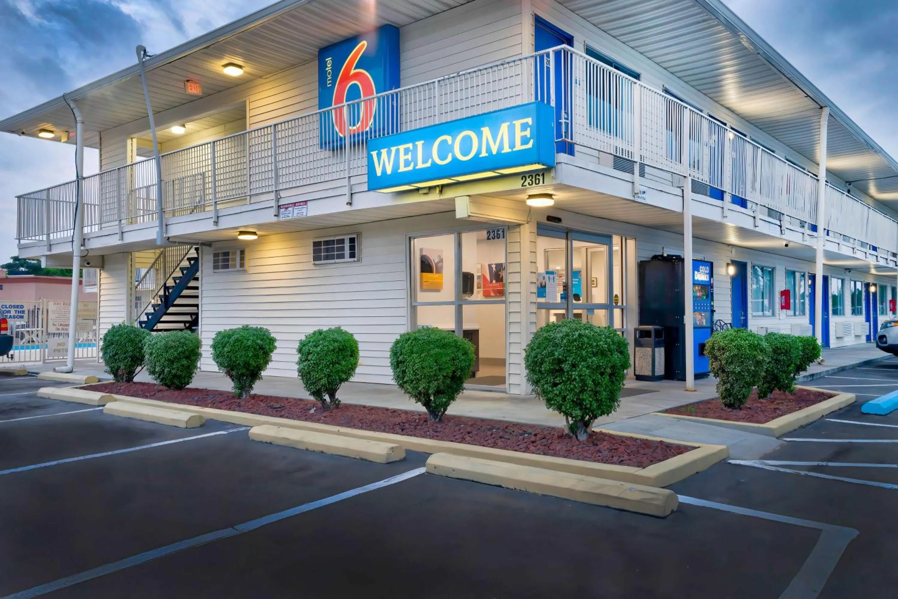 Property building in Motel 6-Lumberton, NC