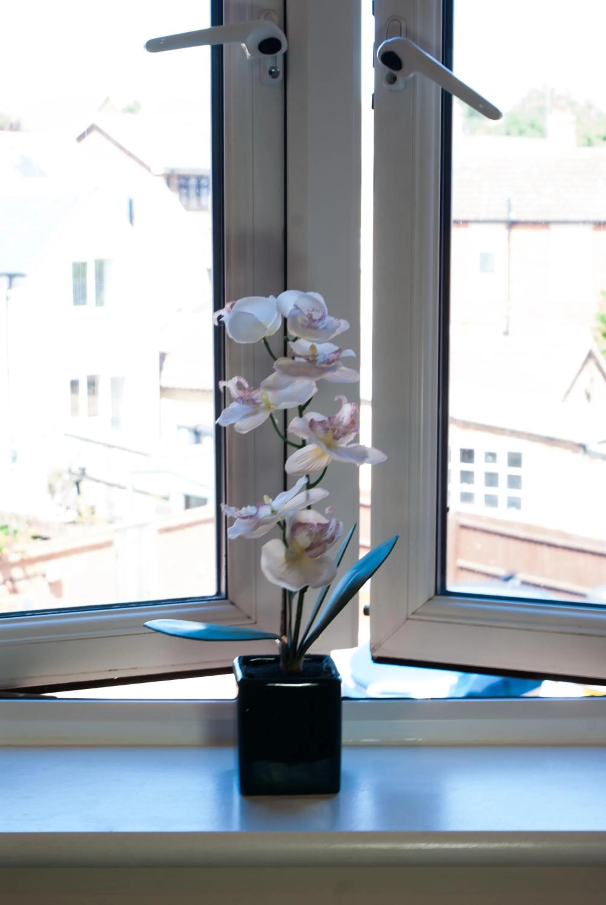 Property building in Chestnut Court 2 Bed Apartment FREE Parking WiiFi Smart TV