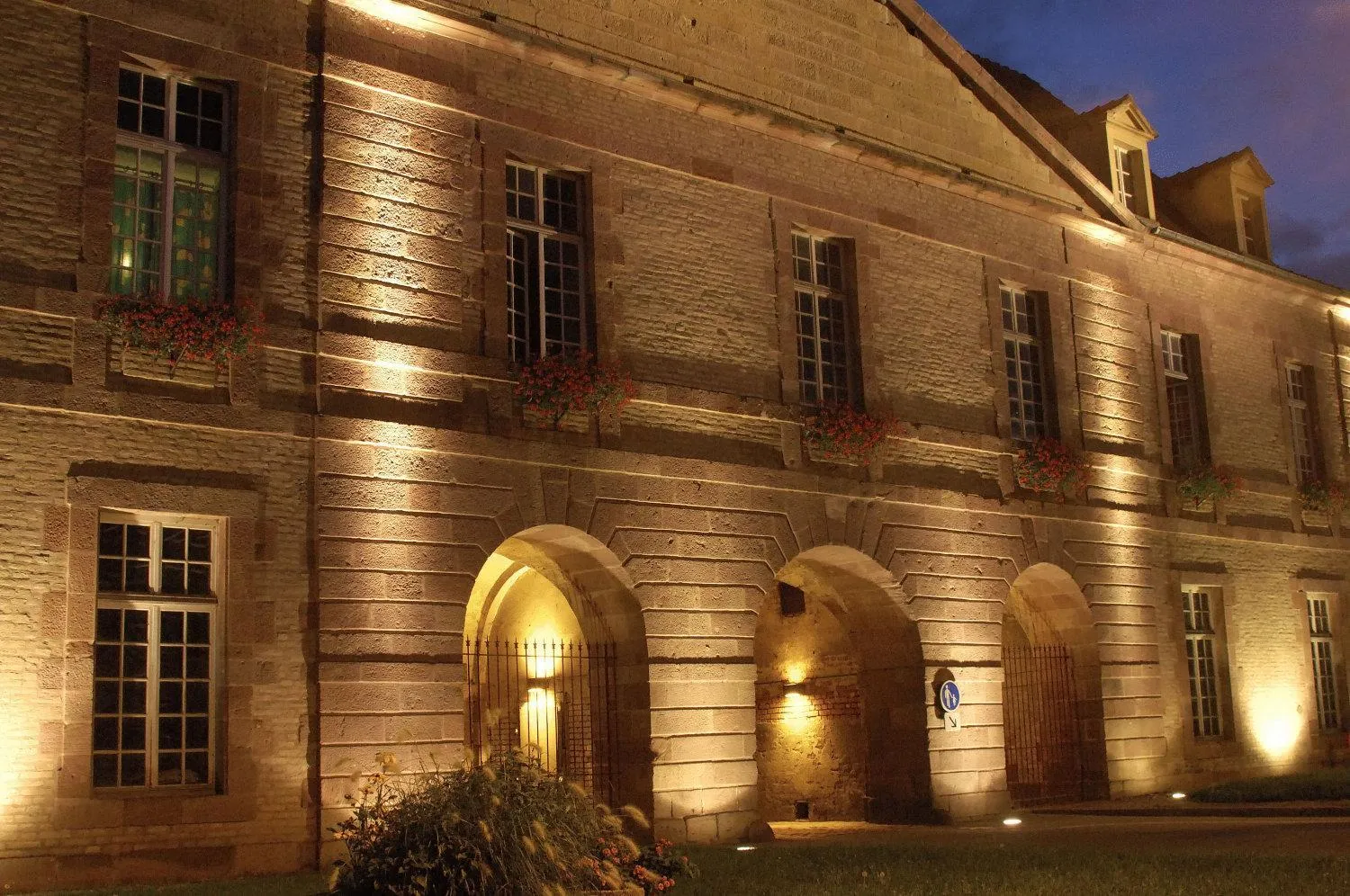 Area and facilities in Hôtel Restaurant Aux Deux Roses