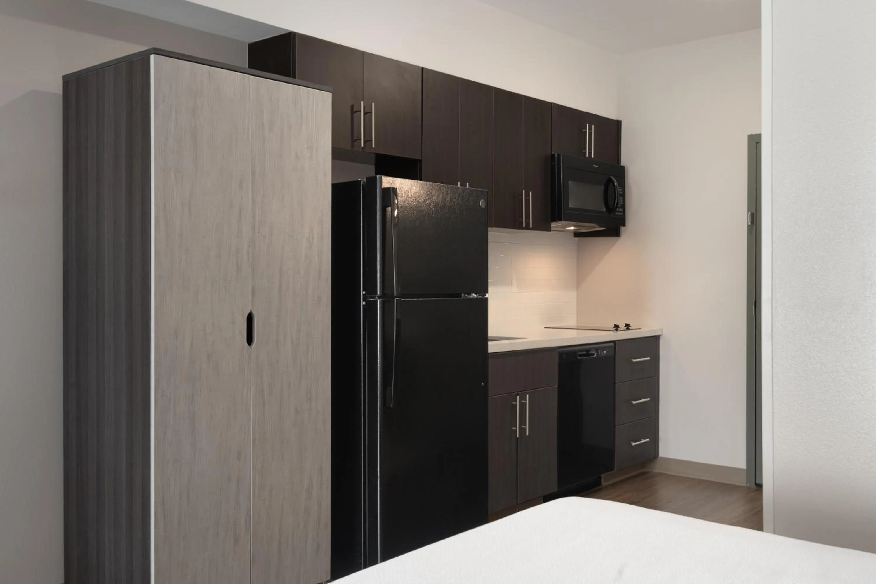 Kitchen or kitchenette, Bed in Spark by Hilton Destin