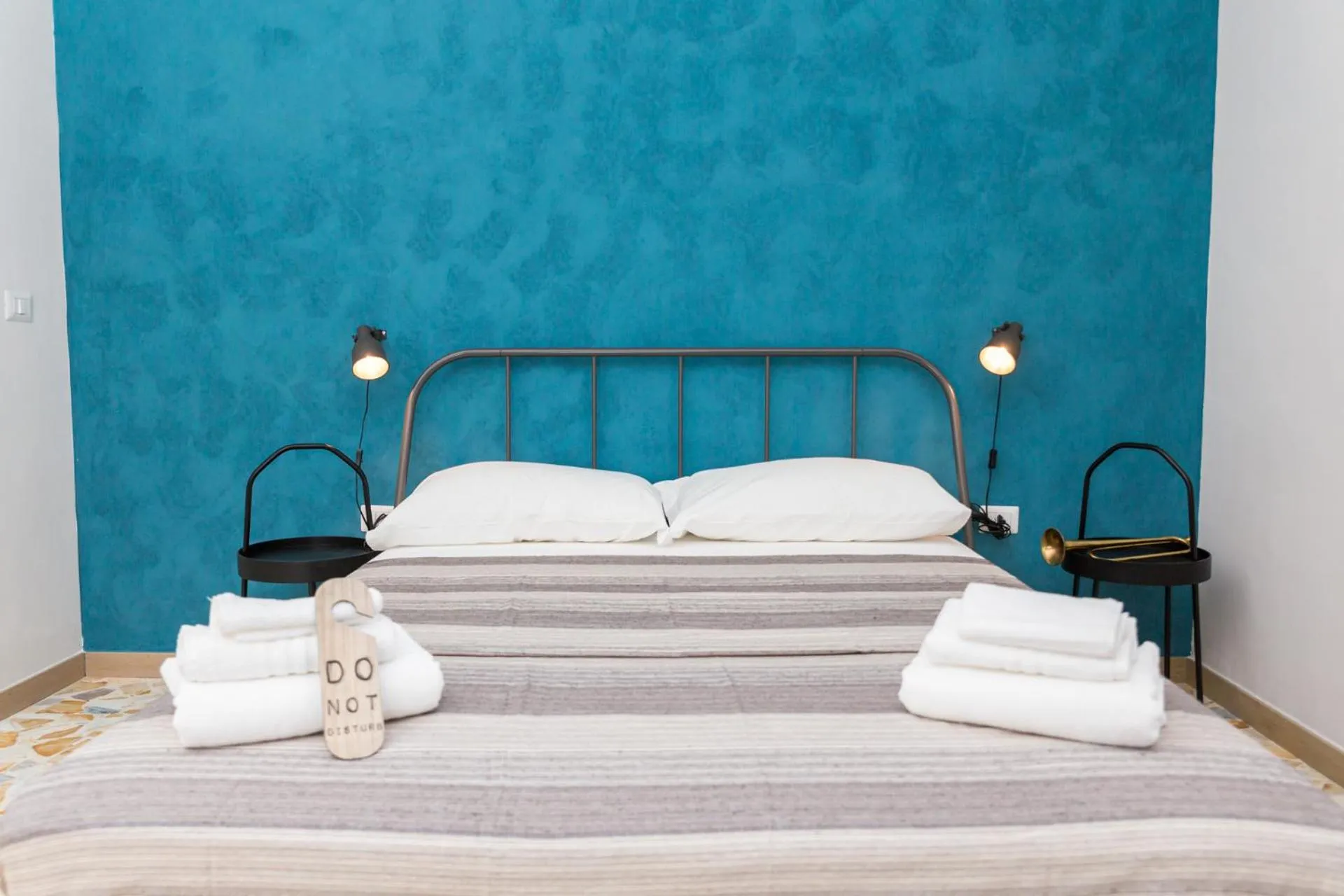 Bed in N'Art Suites - Napoli