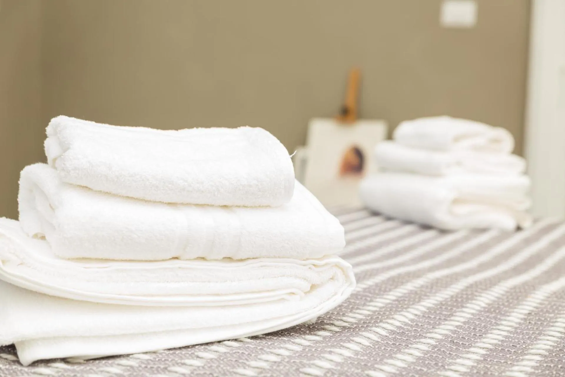 Decorative detail, Bed in N'Art Suites - Napoli