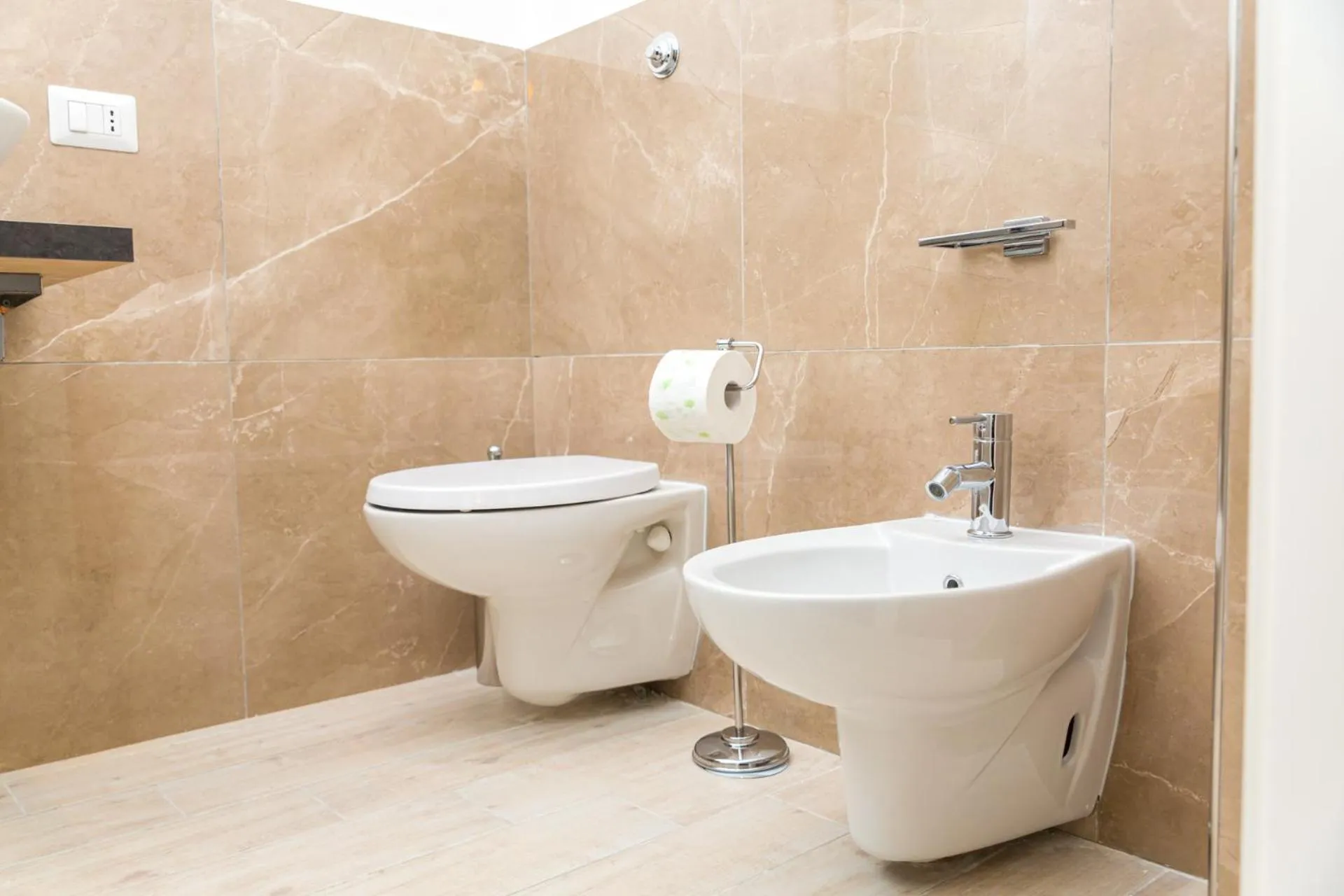 Toilet in N'Art Suites - Napoli