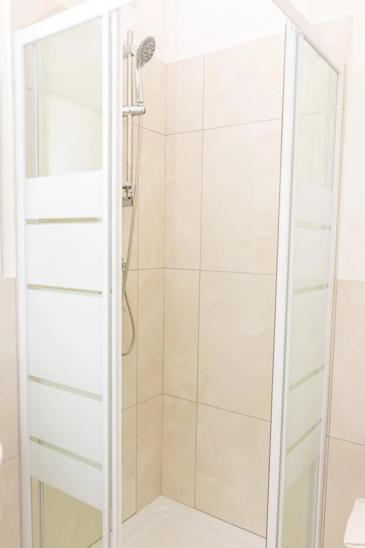 Shower in N'Art Suites - Napoli