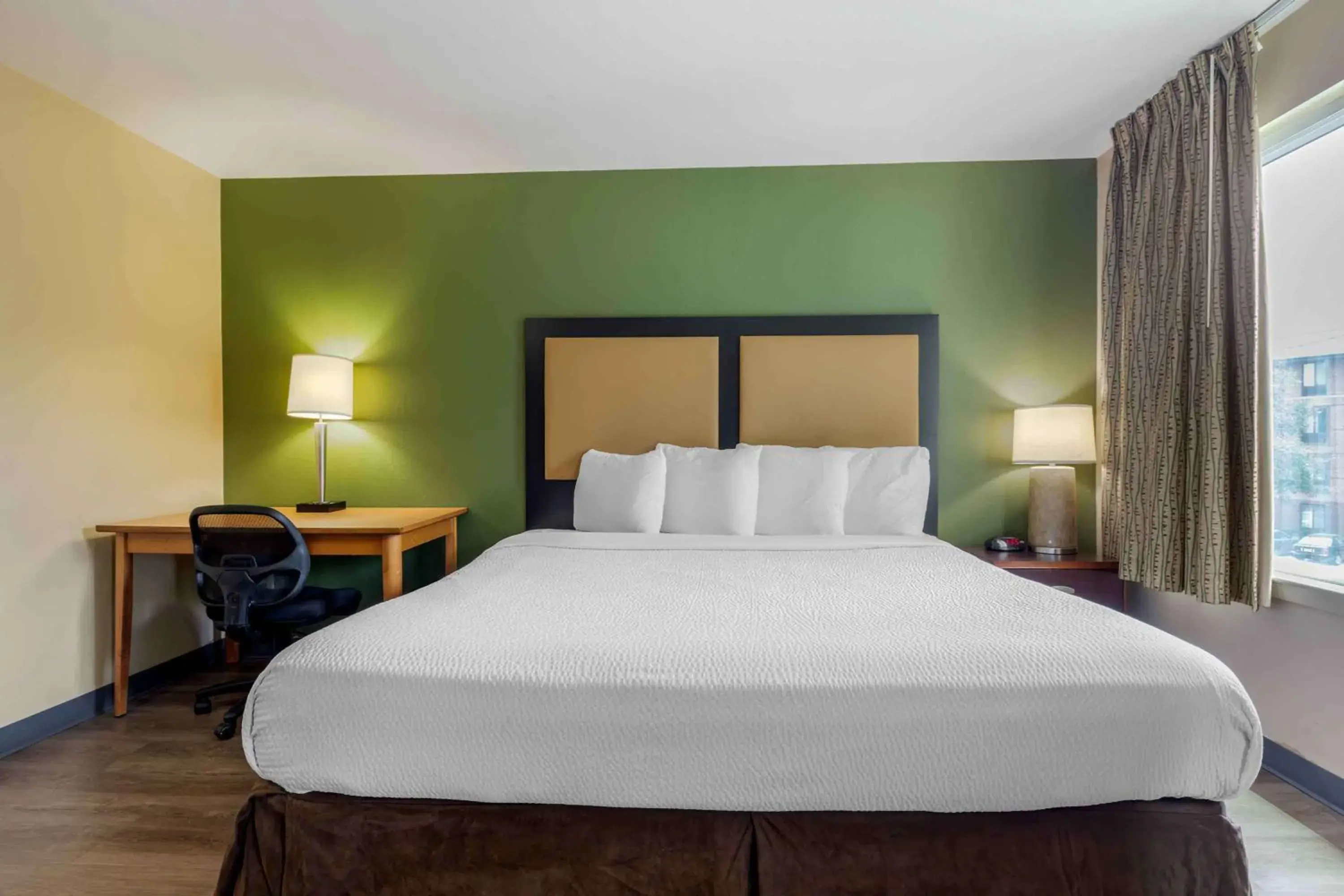 Deluxe Studio with 1 King Bed - Non-Smoking in Extended Stay America Suites - Columbus - Tuttle Deluxe Studio with 1 King Bed - Non-Smoking in Extended Stay America Suites - Columbus - Tuttle