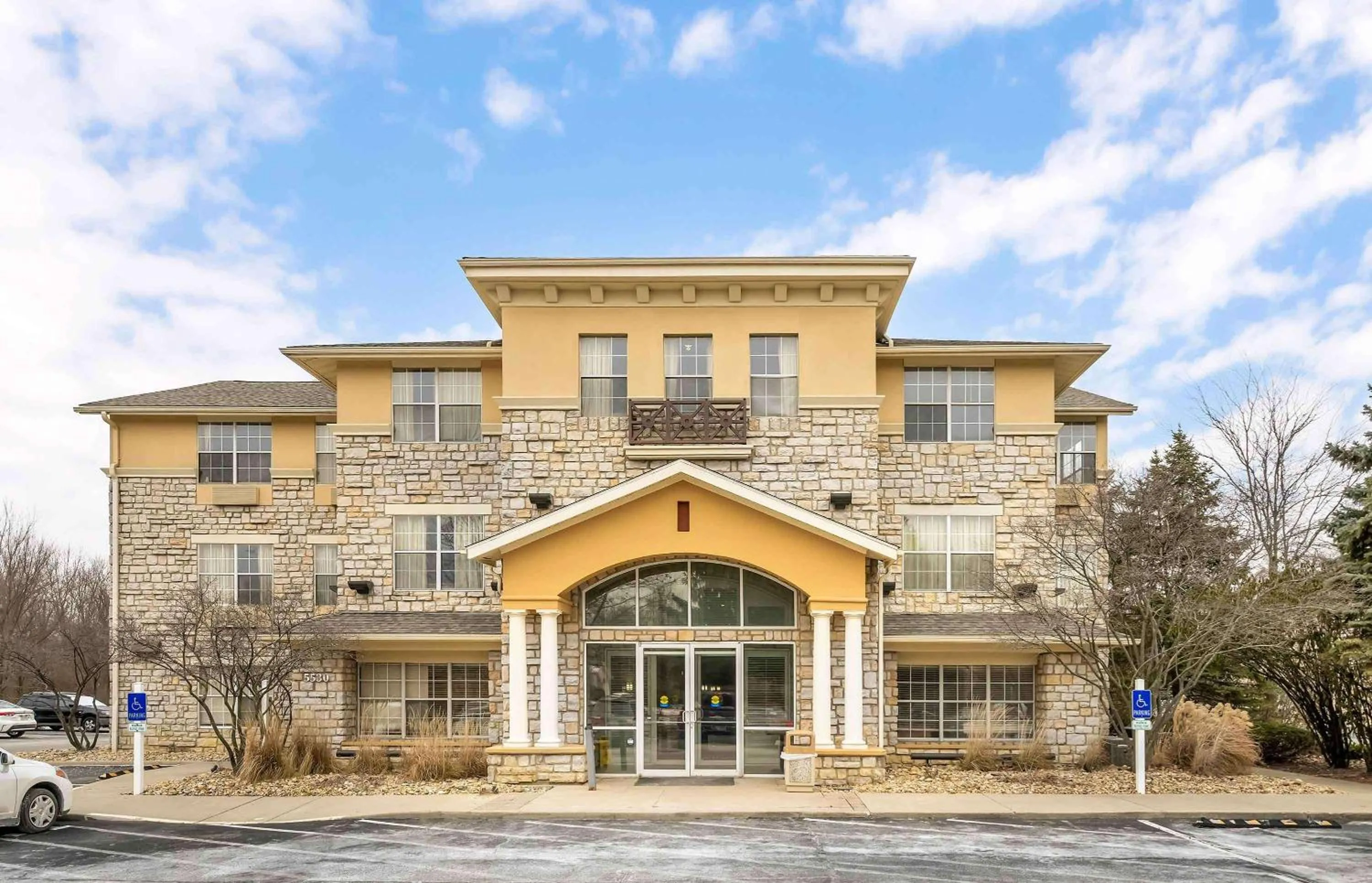 Property building in Extended Stay America Suites - Columbus - Tuttle