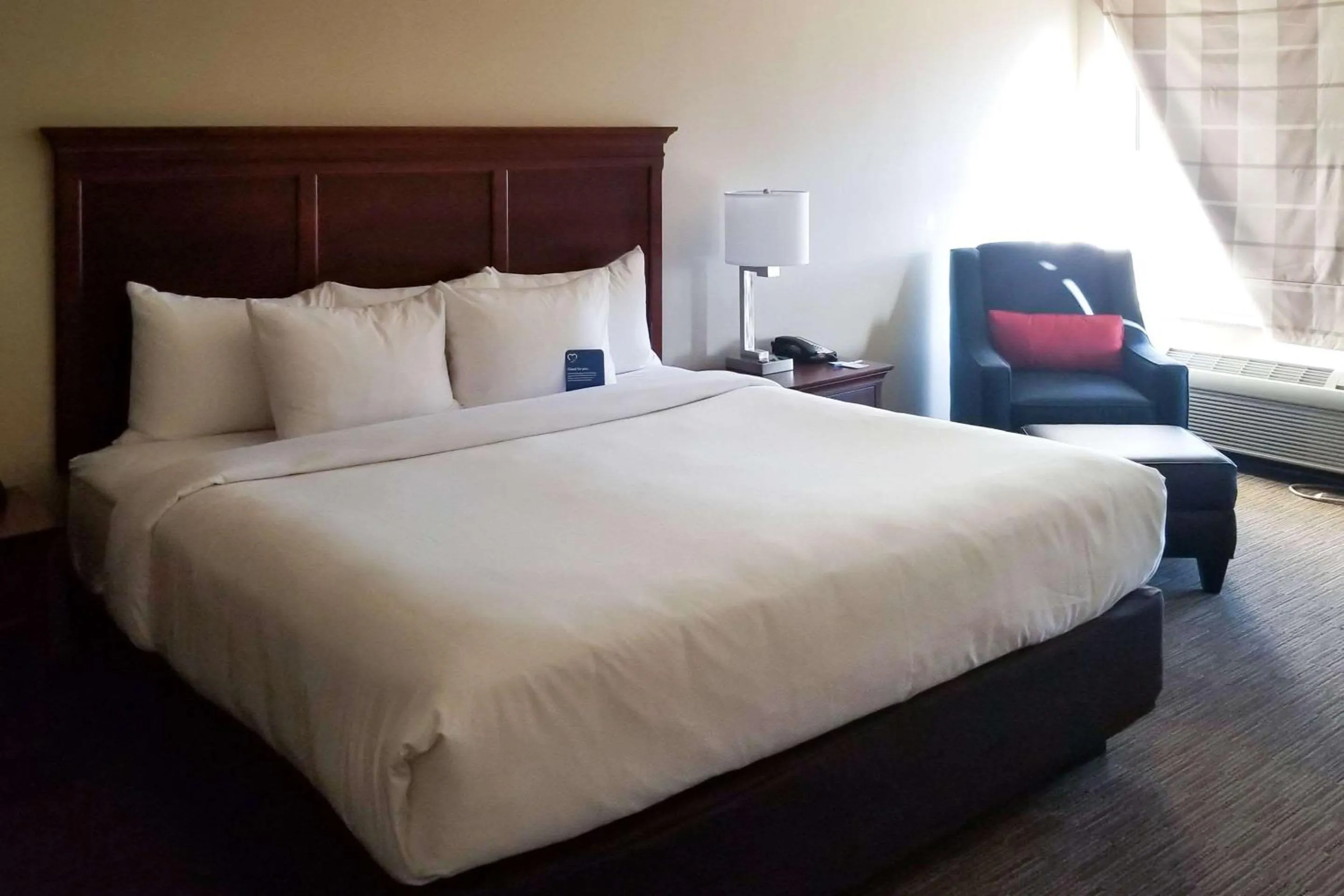 Bedroom in Comfort Inn & Suites Tempe Phoenix Sky Harbor Airport