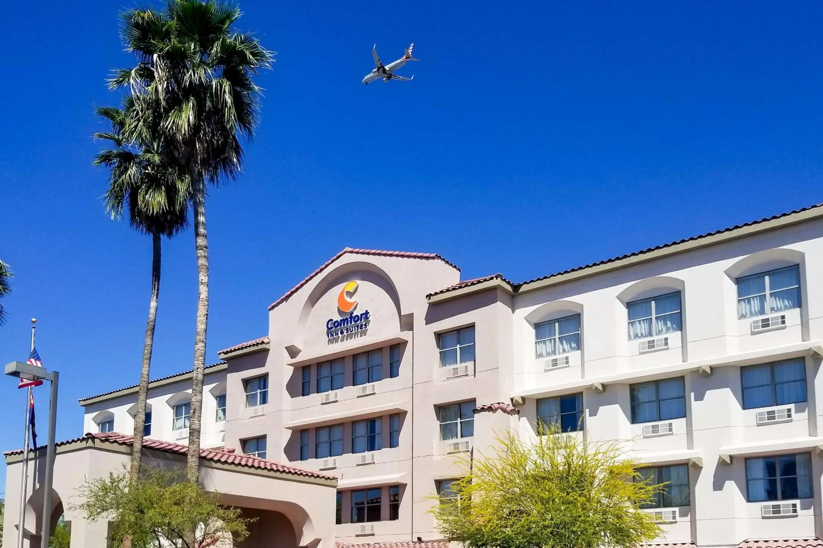 Property building in Comfort Inn & Suites Tempe Phoenix Sky Harbor Airport