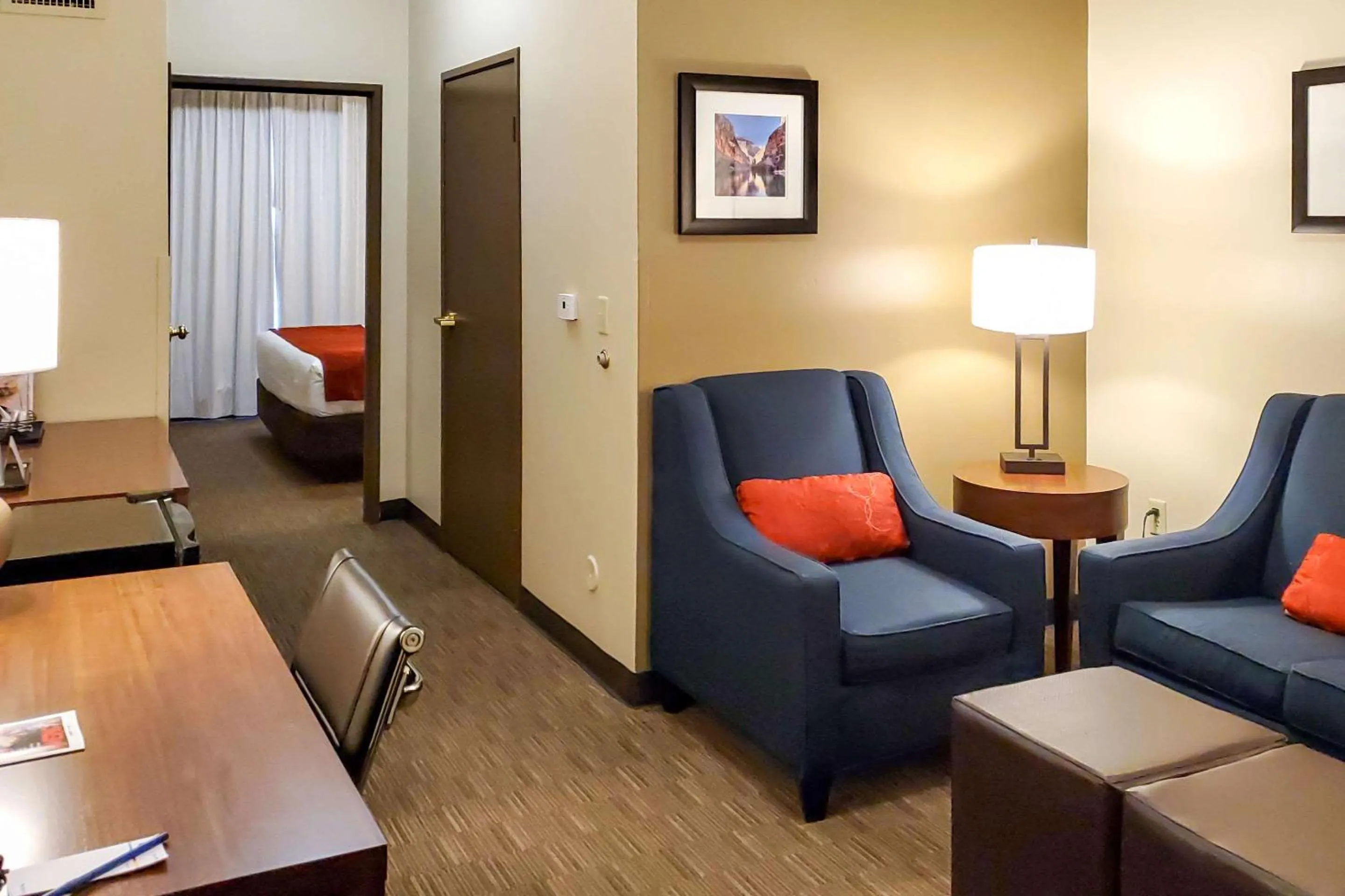 Photo of the whole room in Comfort Inn & Suites Tempe Phoenix Sky Harbor Airport