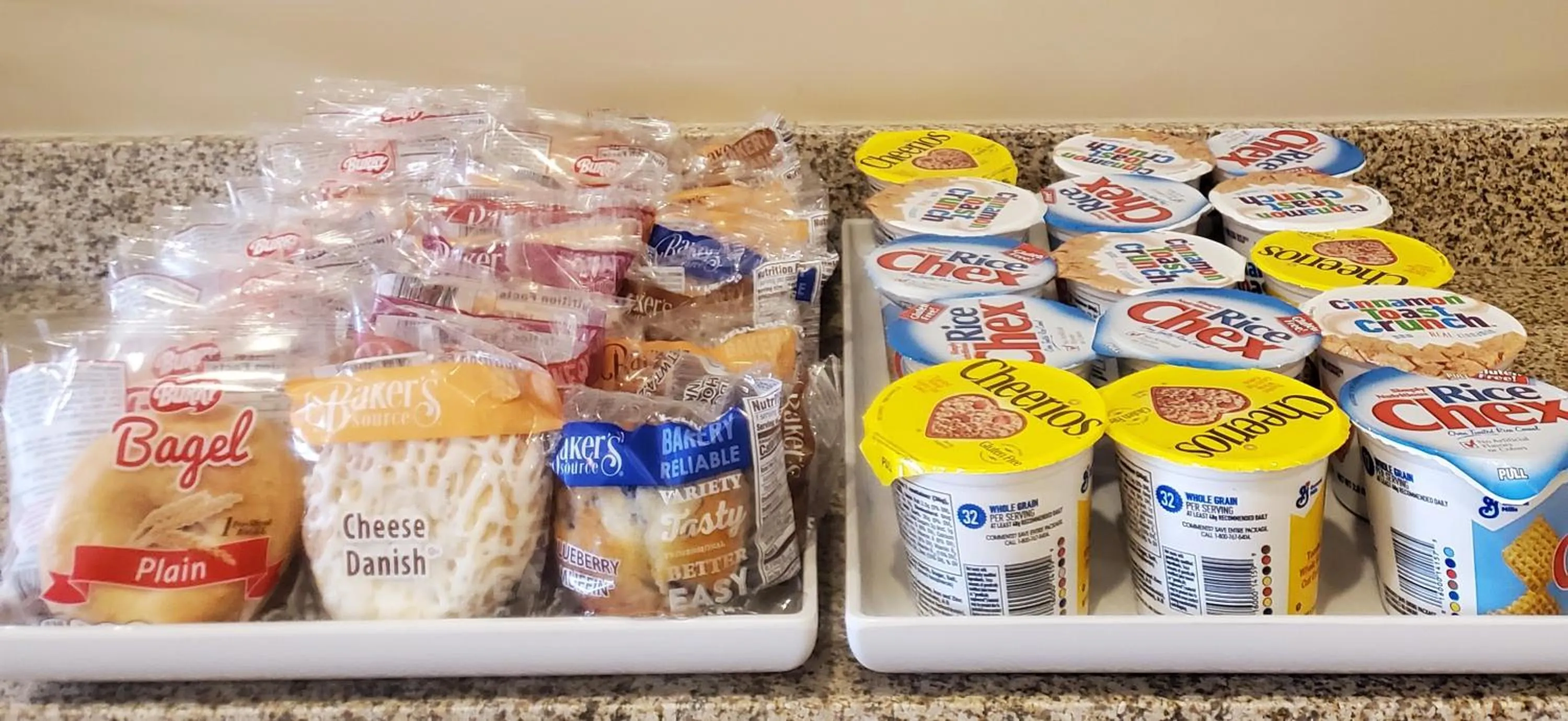 Breakfast in Comfort Inn & Suites Tempe Phoenix Sky Harbor Airport