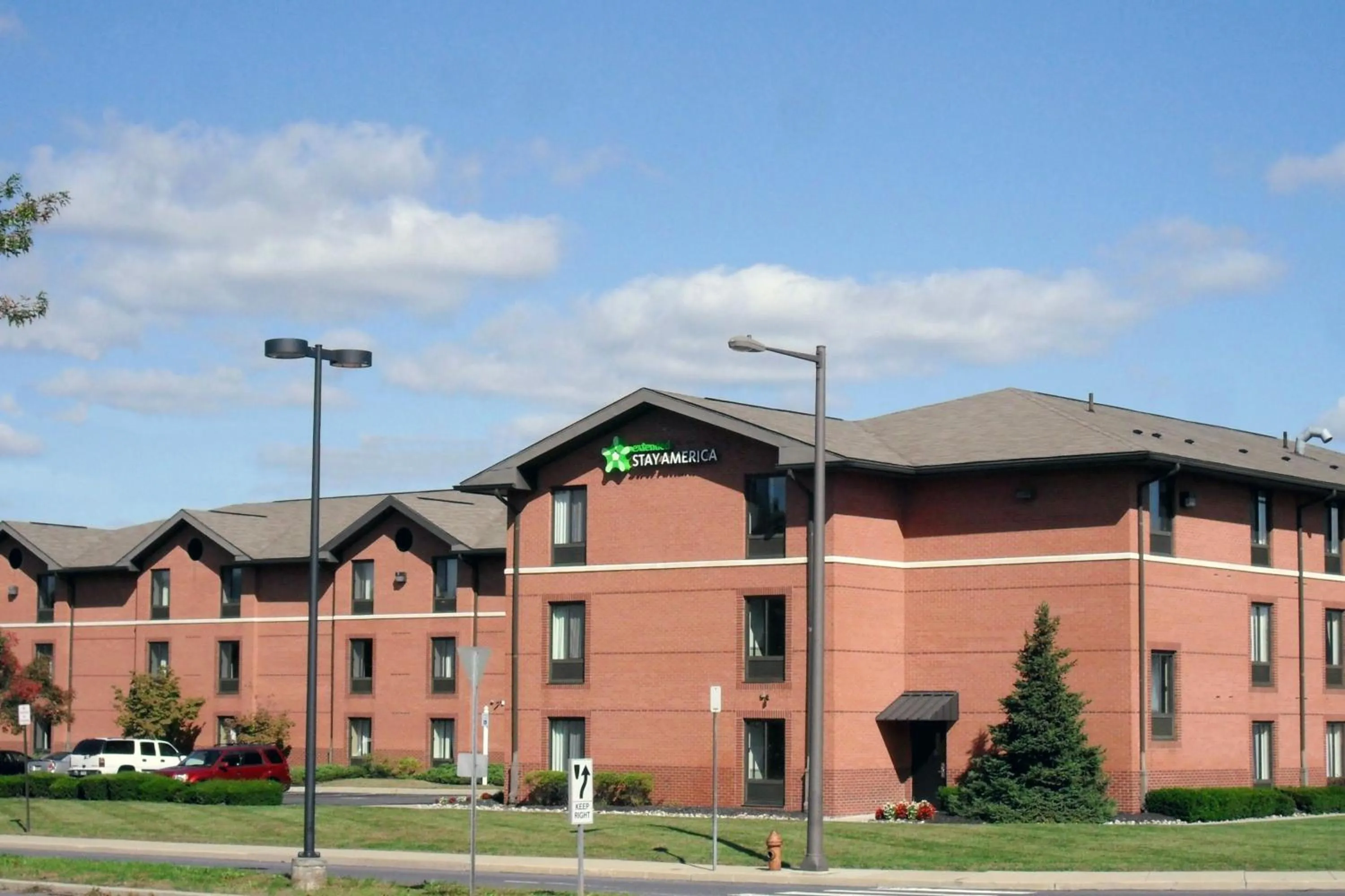 Property building in Extended Stay America Suites - Philadelphia - Airport - Bartram Ave