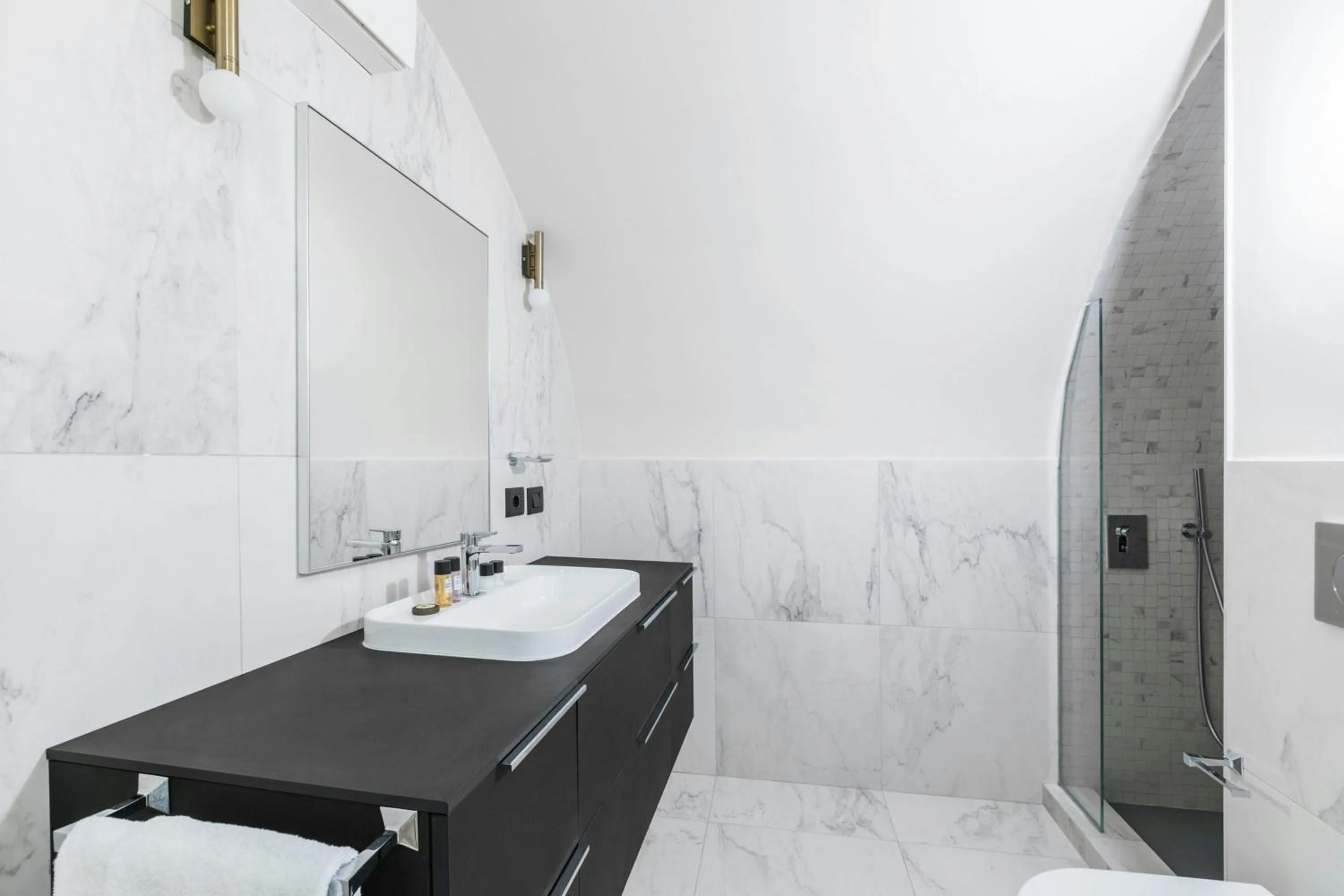 Bathroom in Sonder by Marriott Bonvoy Trastevere Apartments Piazza Trilussa