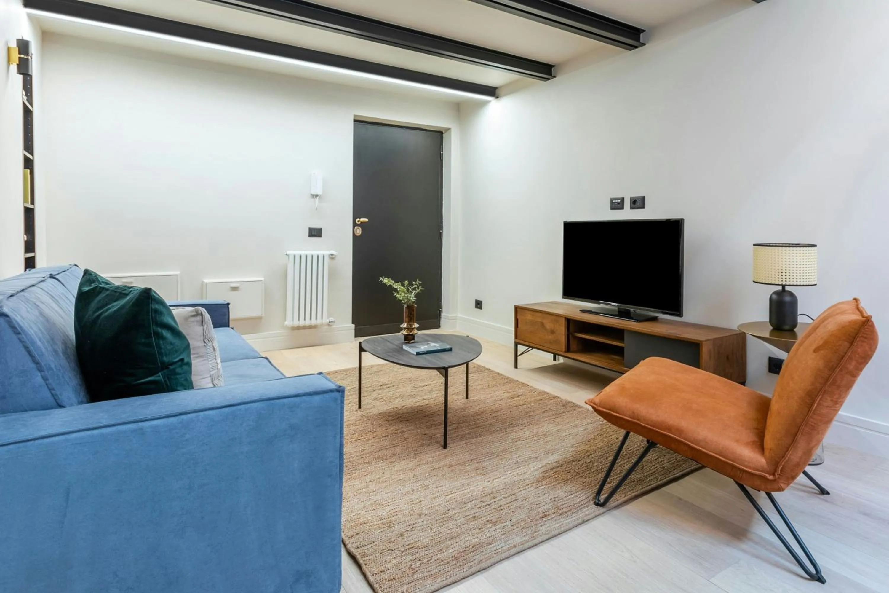 Living room in Sonder by Marriott Bonvoy Trastevere Apartments Piazza Trilussa