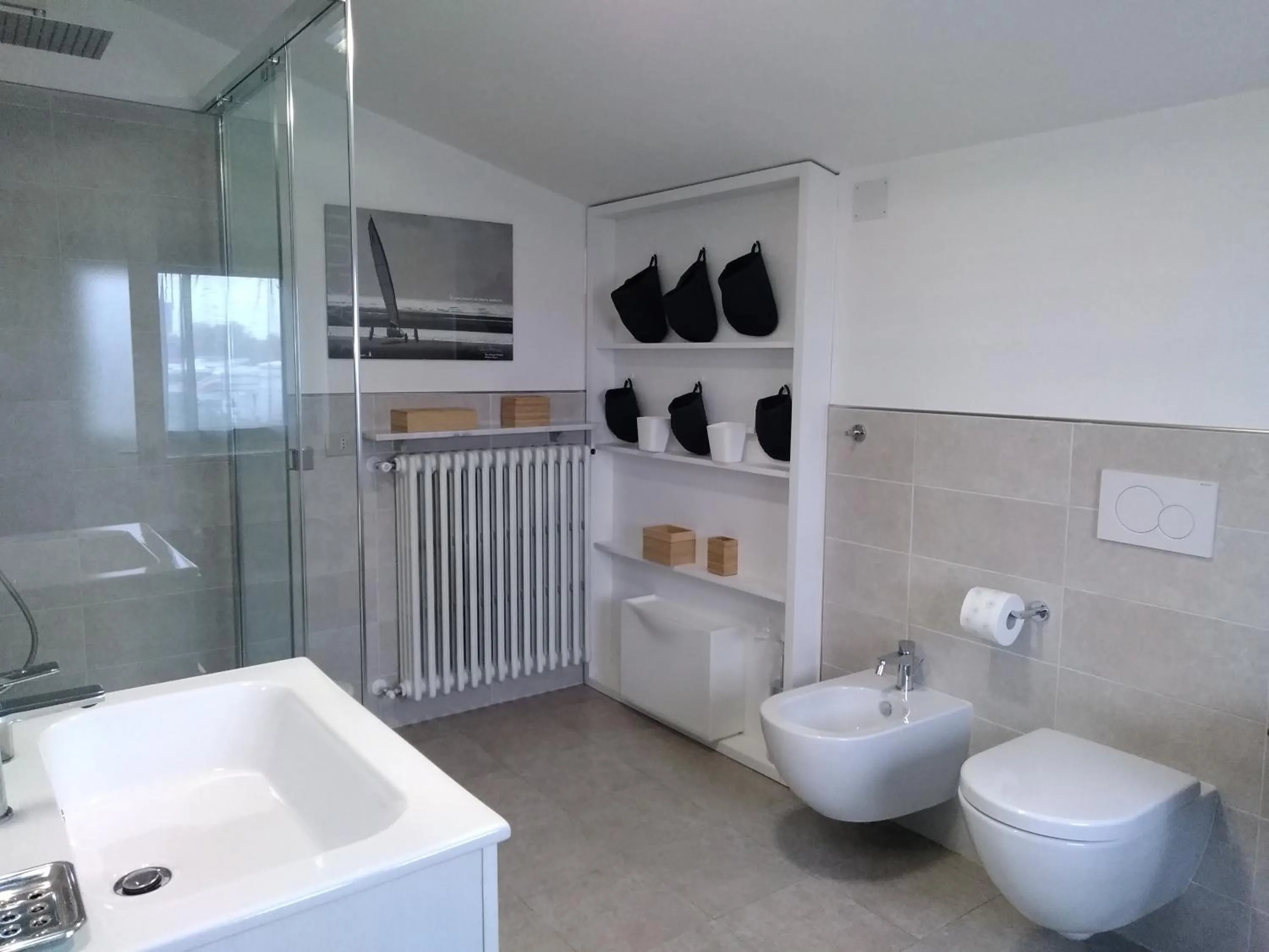 Shower in B&B and Sail