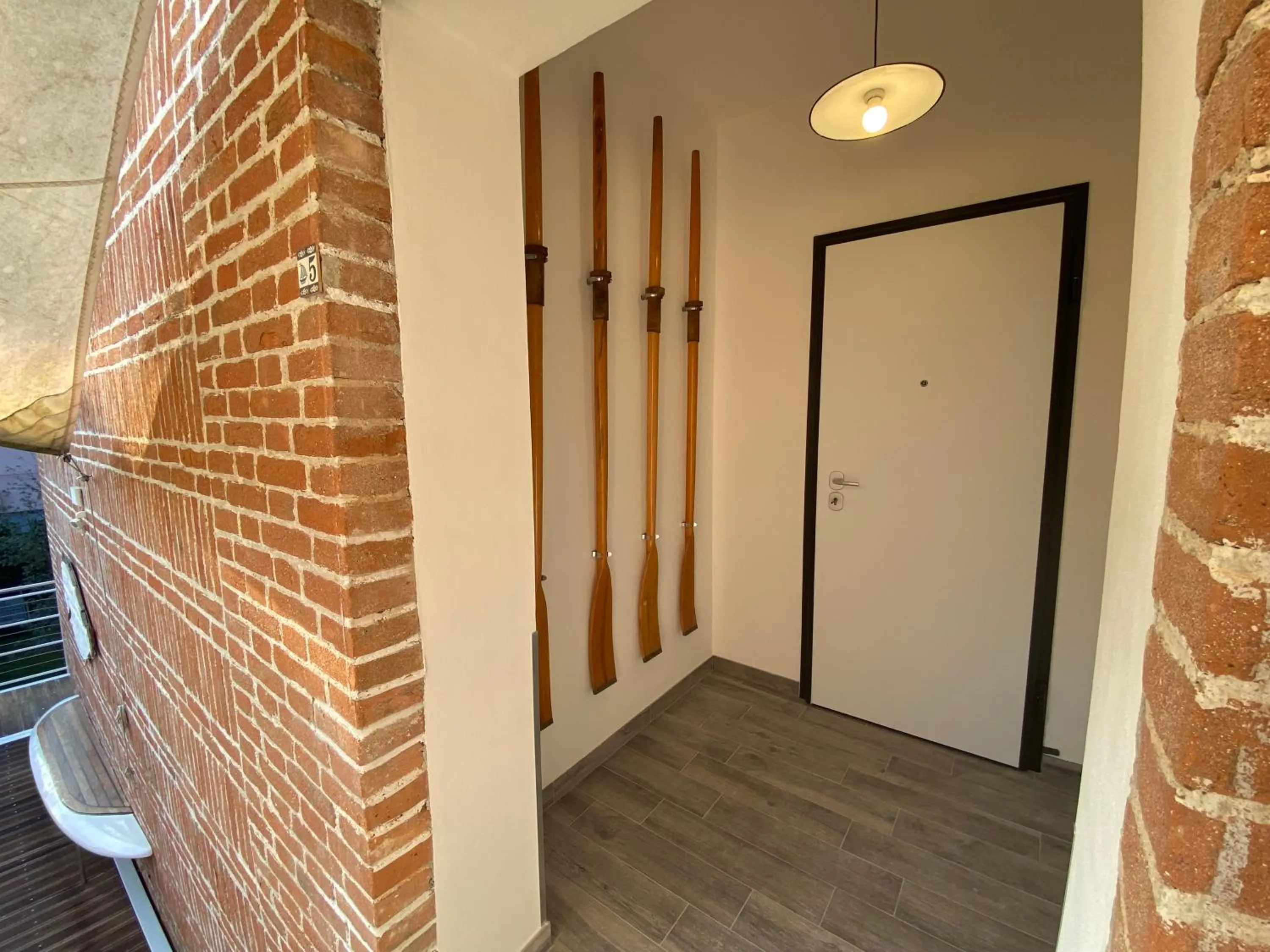 Facade/entrance in B&B and Sail