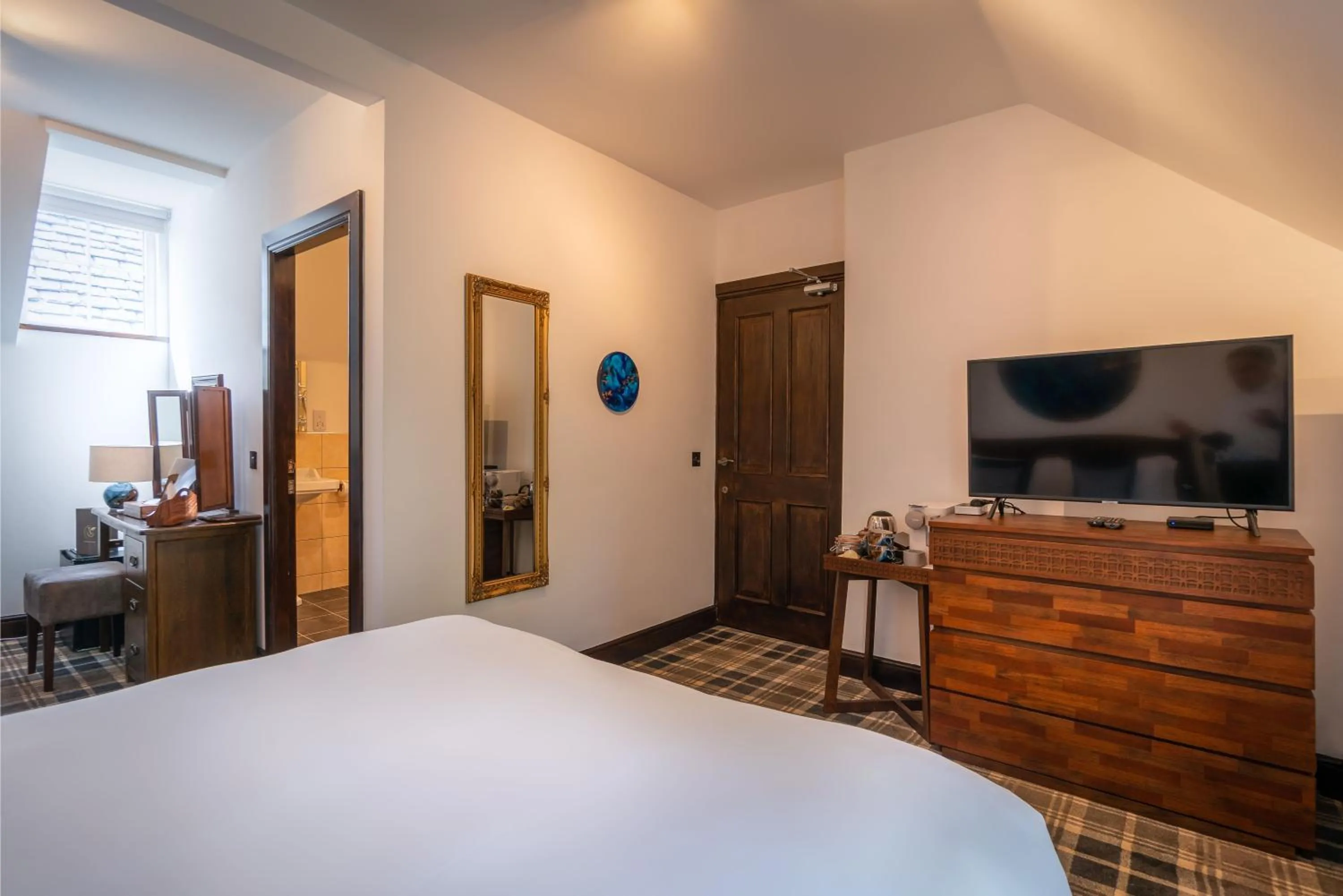 TV and multimedia, Bed in Edinbane Lodge