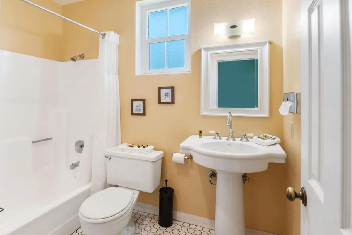 Bathroom in Julian Lodge