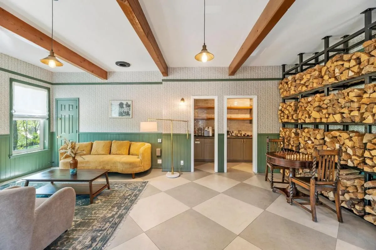 Property building in Julian Lodge