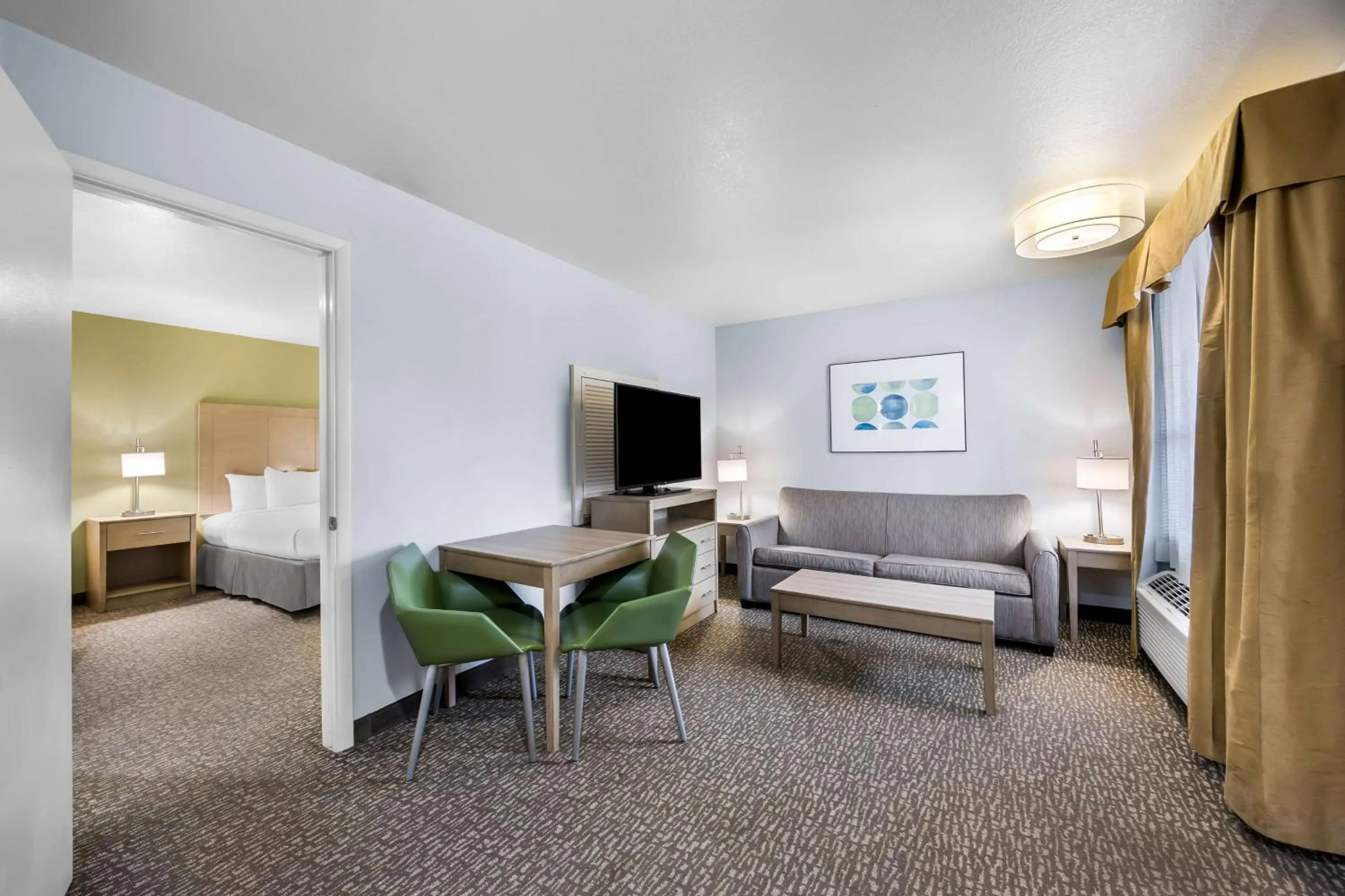 Photo of the whole room, Bed in Best Western Grants Pass Inn