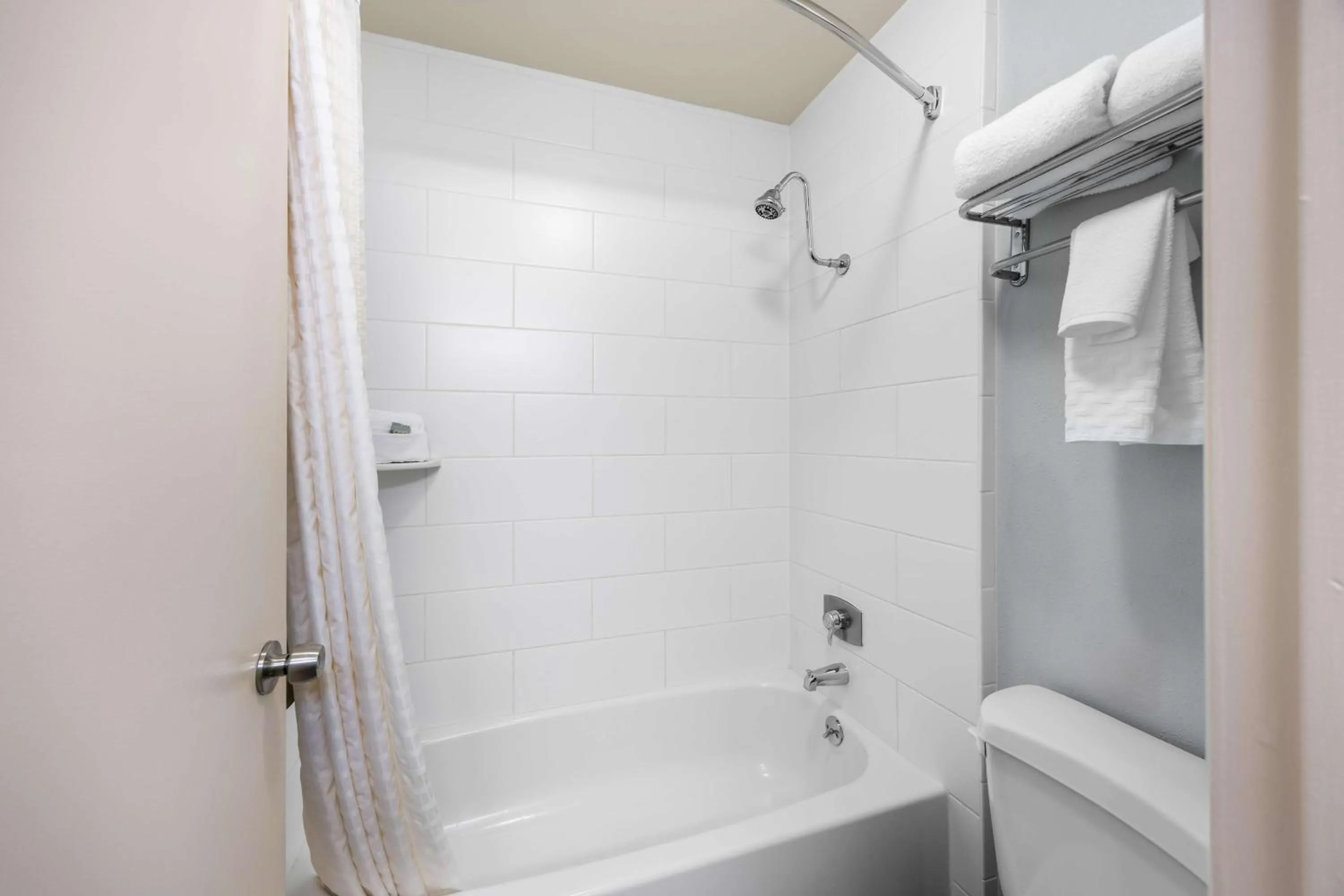 Bathroom in Best Western Grants Pass Inn