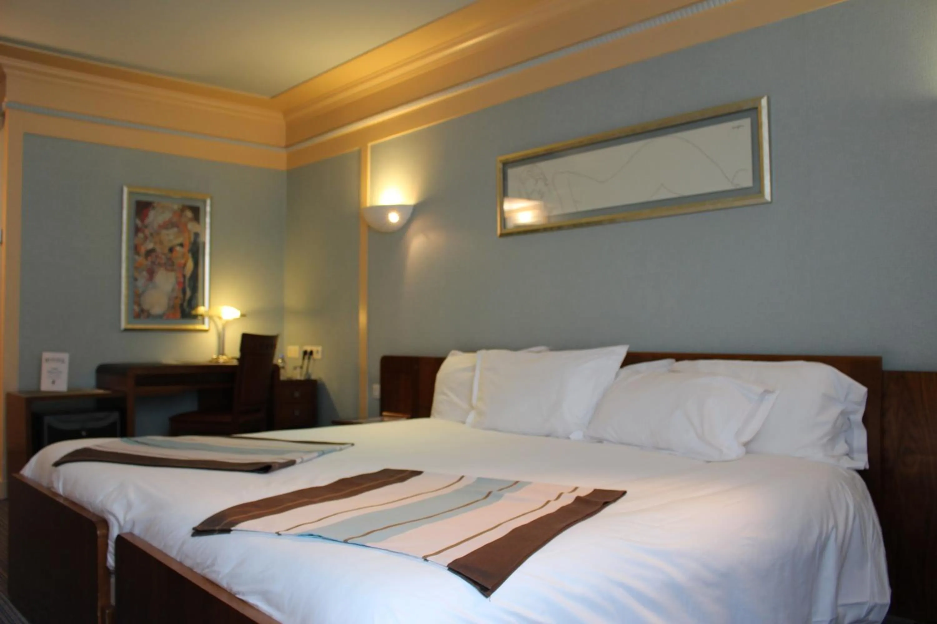 Property building, Bed in Hotel Art Deco Euralille