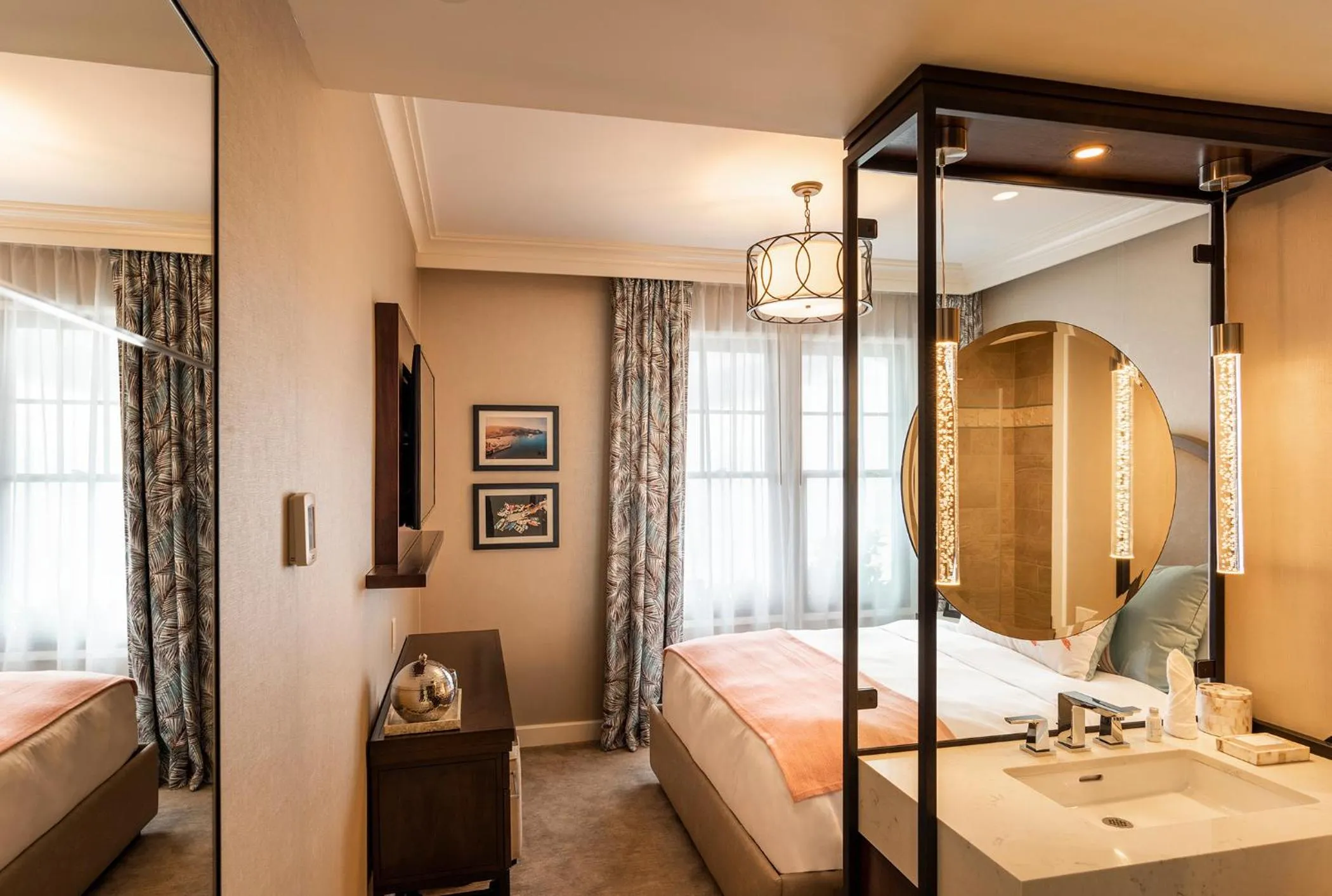 Bed in Hotel Atwater