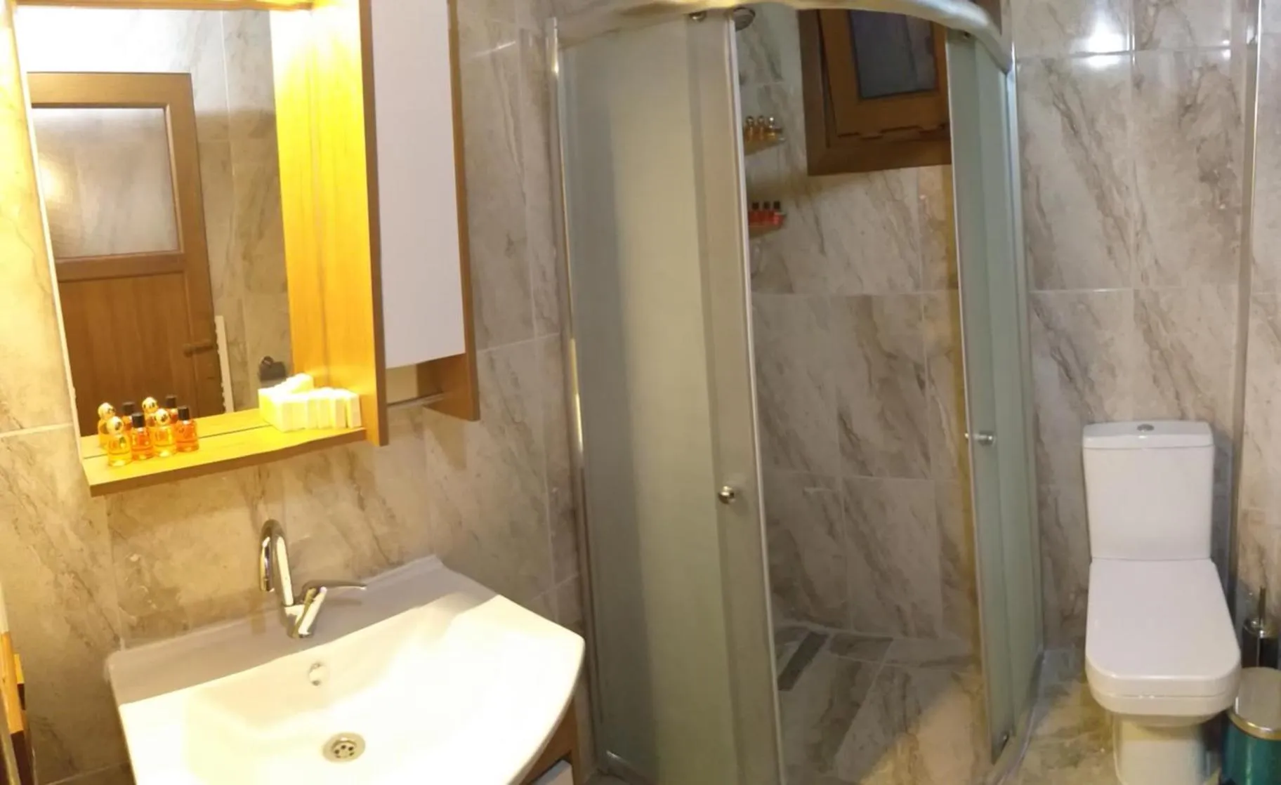 Shower in DİLEK SUIT&CAFE