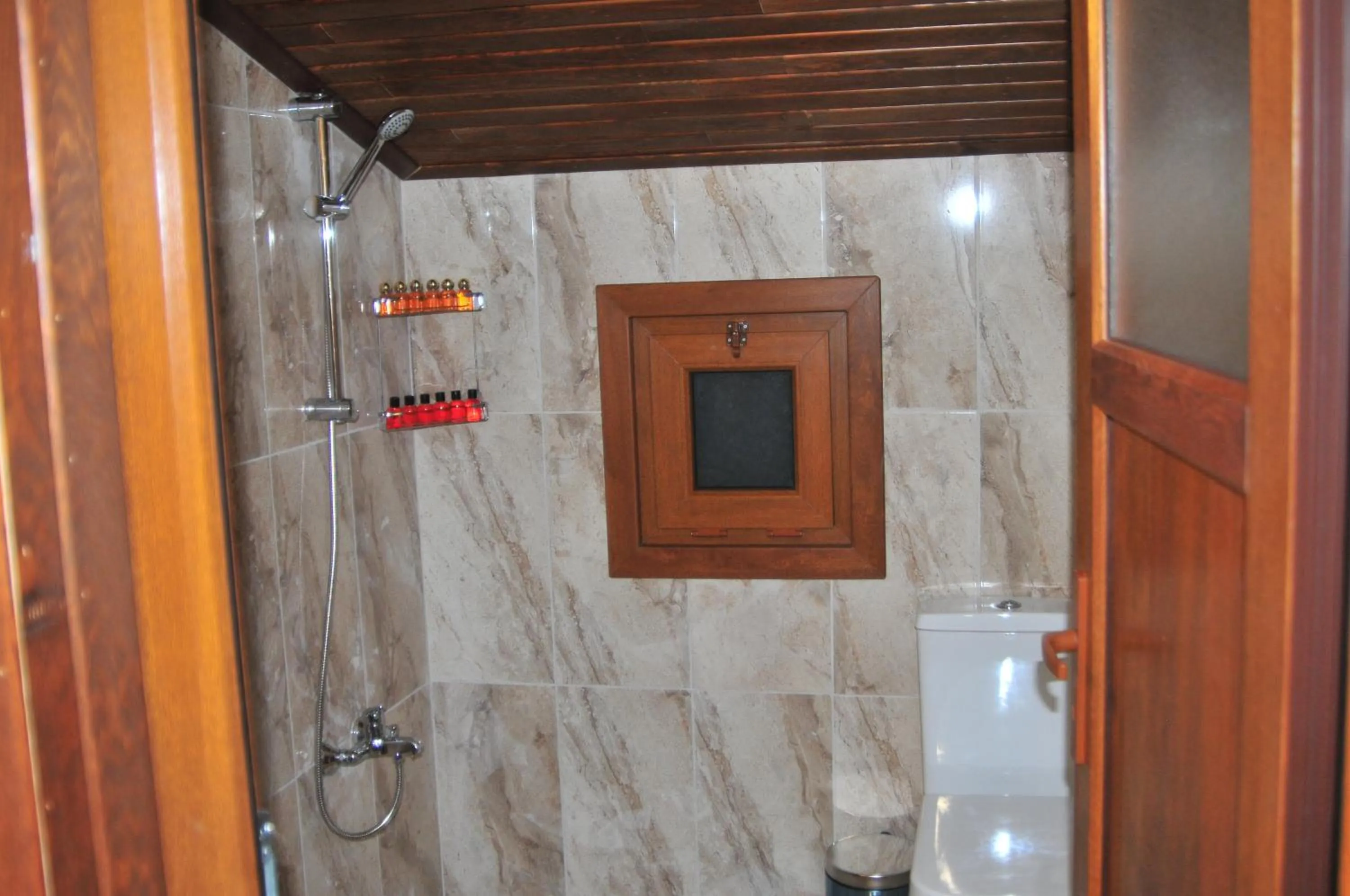 Shower in DİLEK SUIT&CAFE