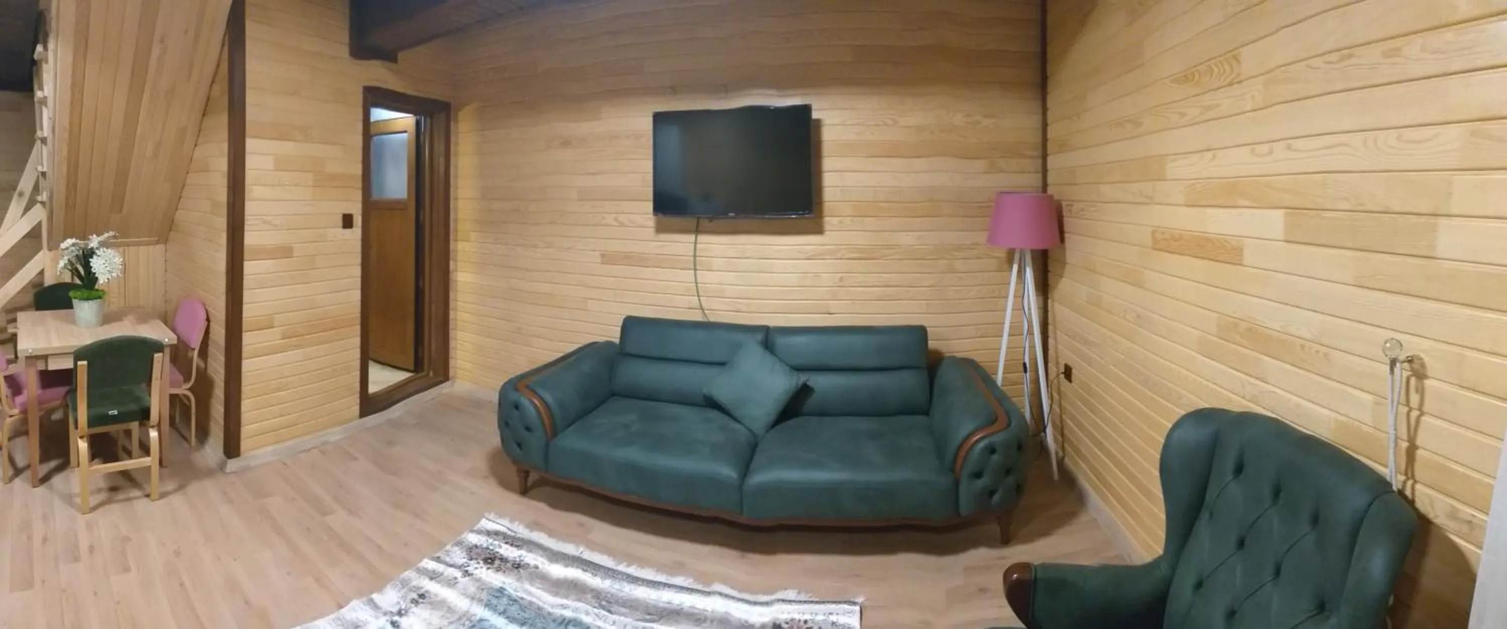 Communal lounge/ TV room in DİLEK SUIT&CAFE