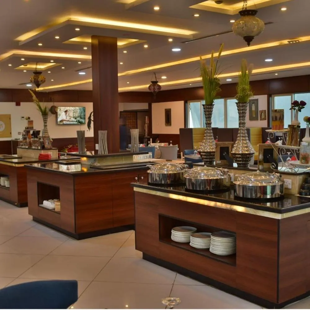 Restaurant/places to eat in The District Hotel Najran