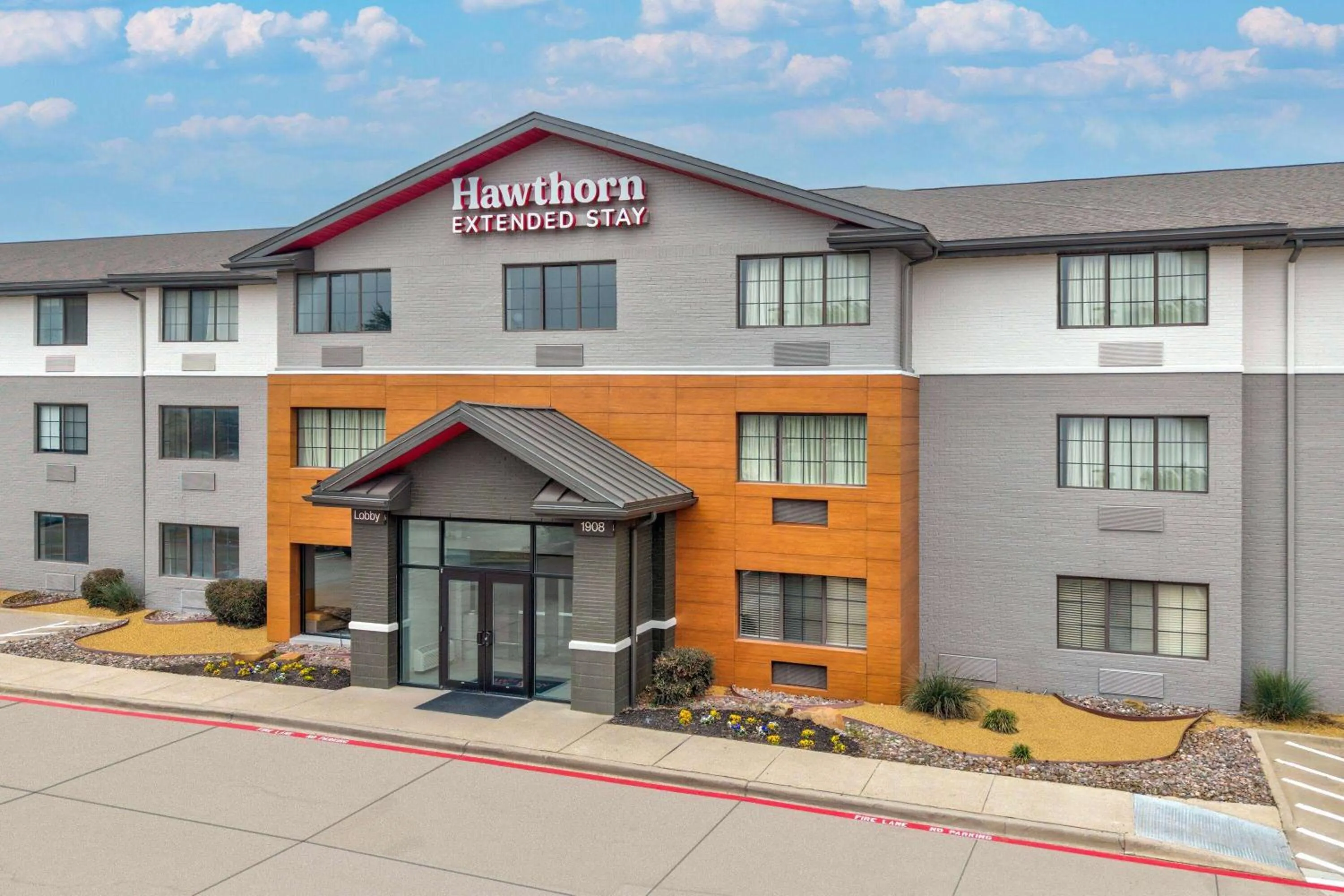 Property building in Hawthorn Extended Stay by Wyndham Bedford - Dallas