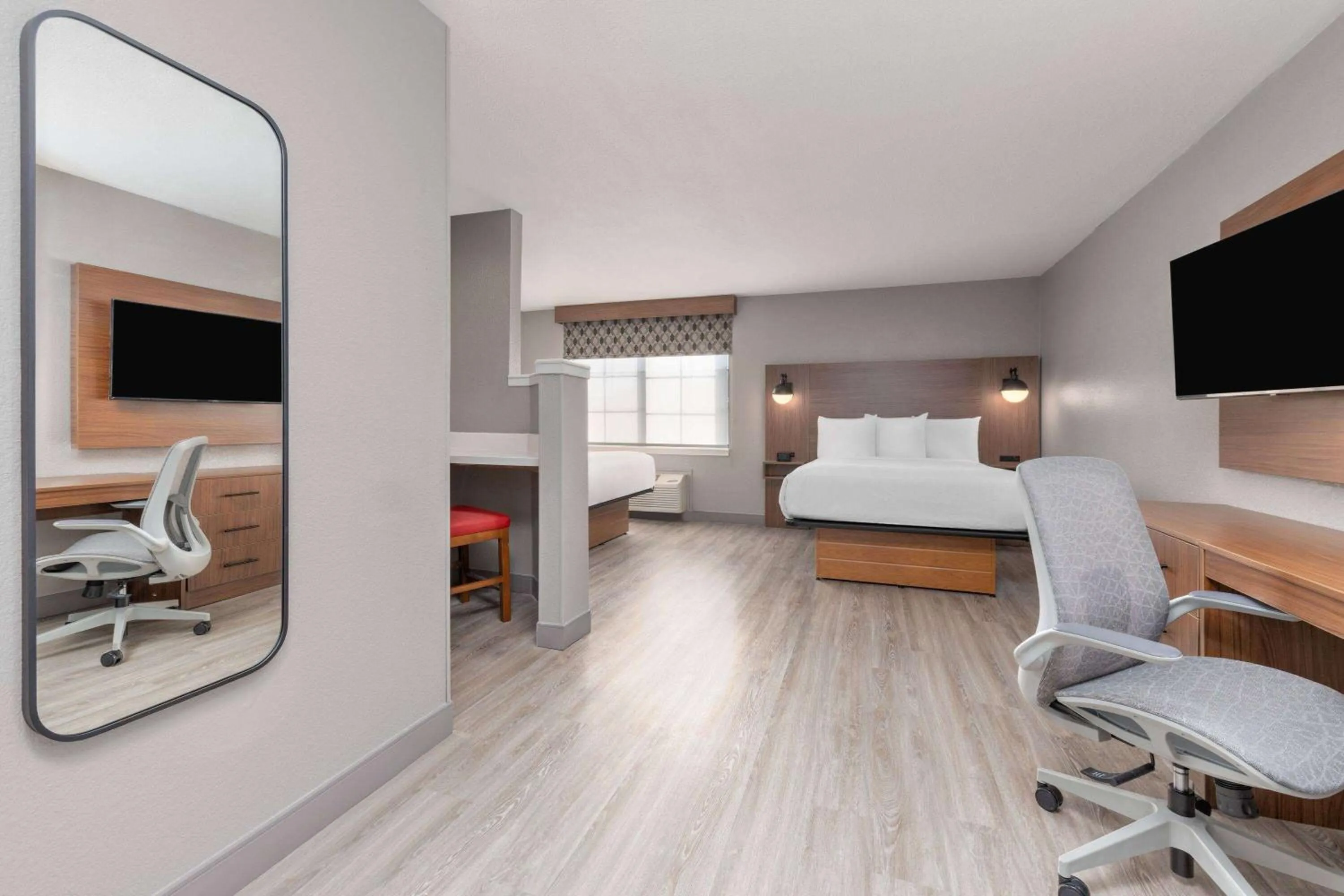 Photo of the whole room, Bed in Hawthorn Extended Stay by Wyndham Bedford - Dallas