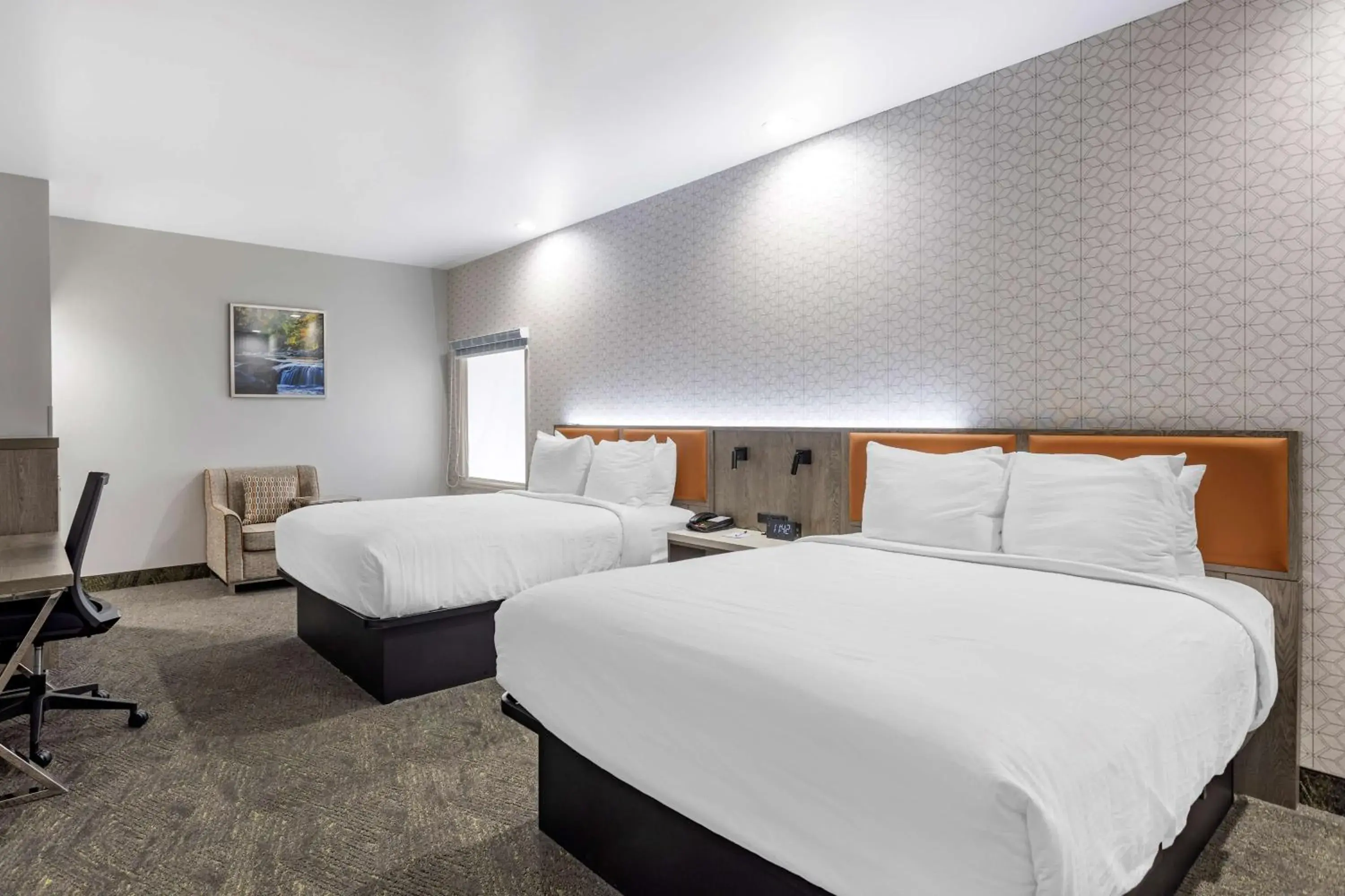 Queen Room with Two Queen Beds - Disability Access in Best Western Plus Apple Valley Lodge Pigeon Forge Queen Room with Two Queen Beds - Disability Access in Best Western Plus Apple Valley Lodge Pigeon Forge