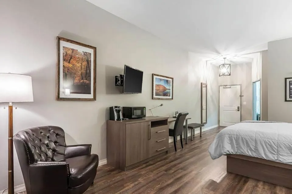 Bed in Lakes Inn at Dunvilla