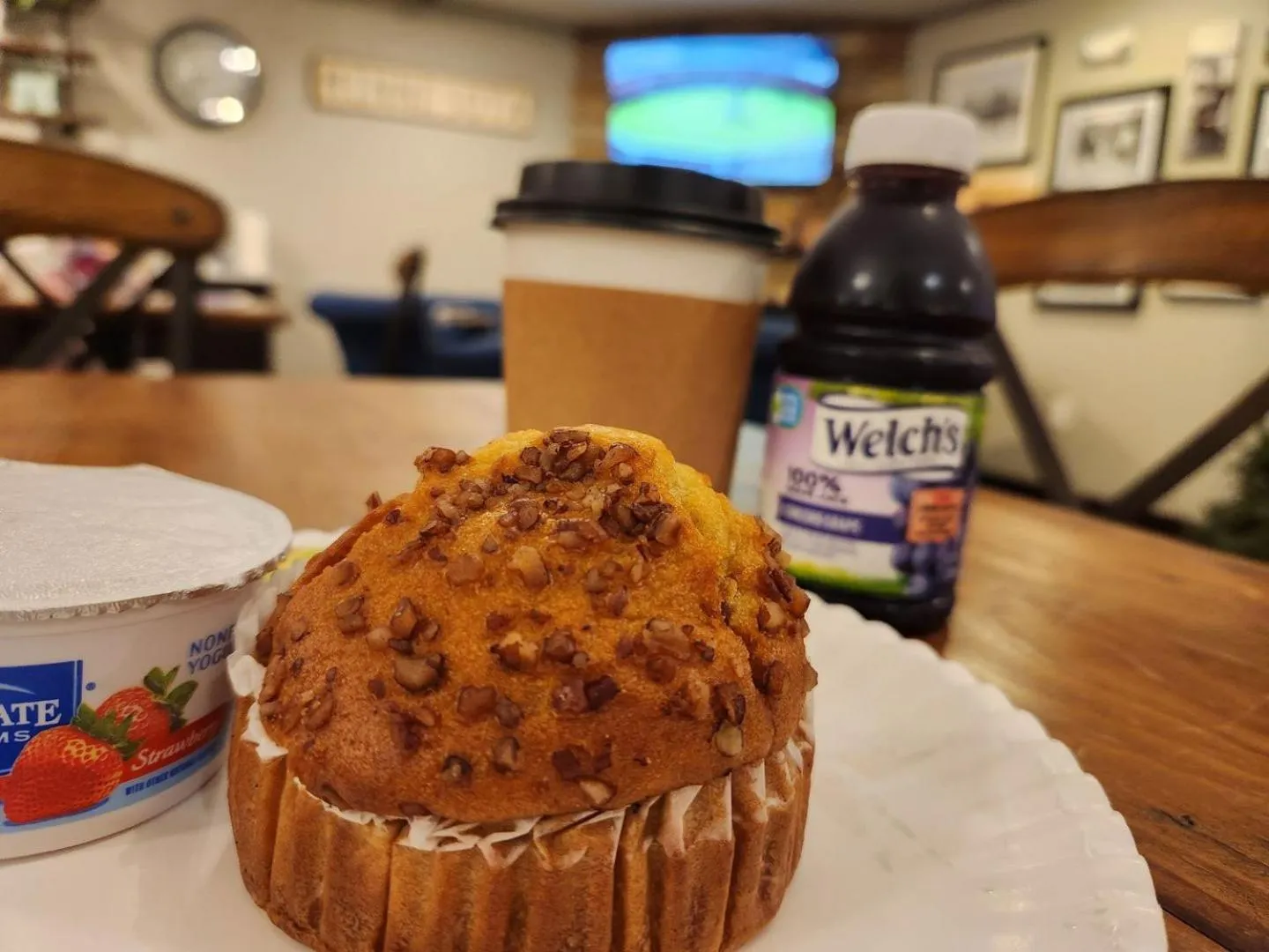 Food in Lakes Inn at Dunvilla