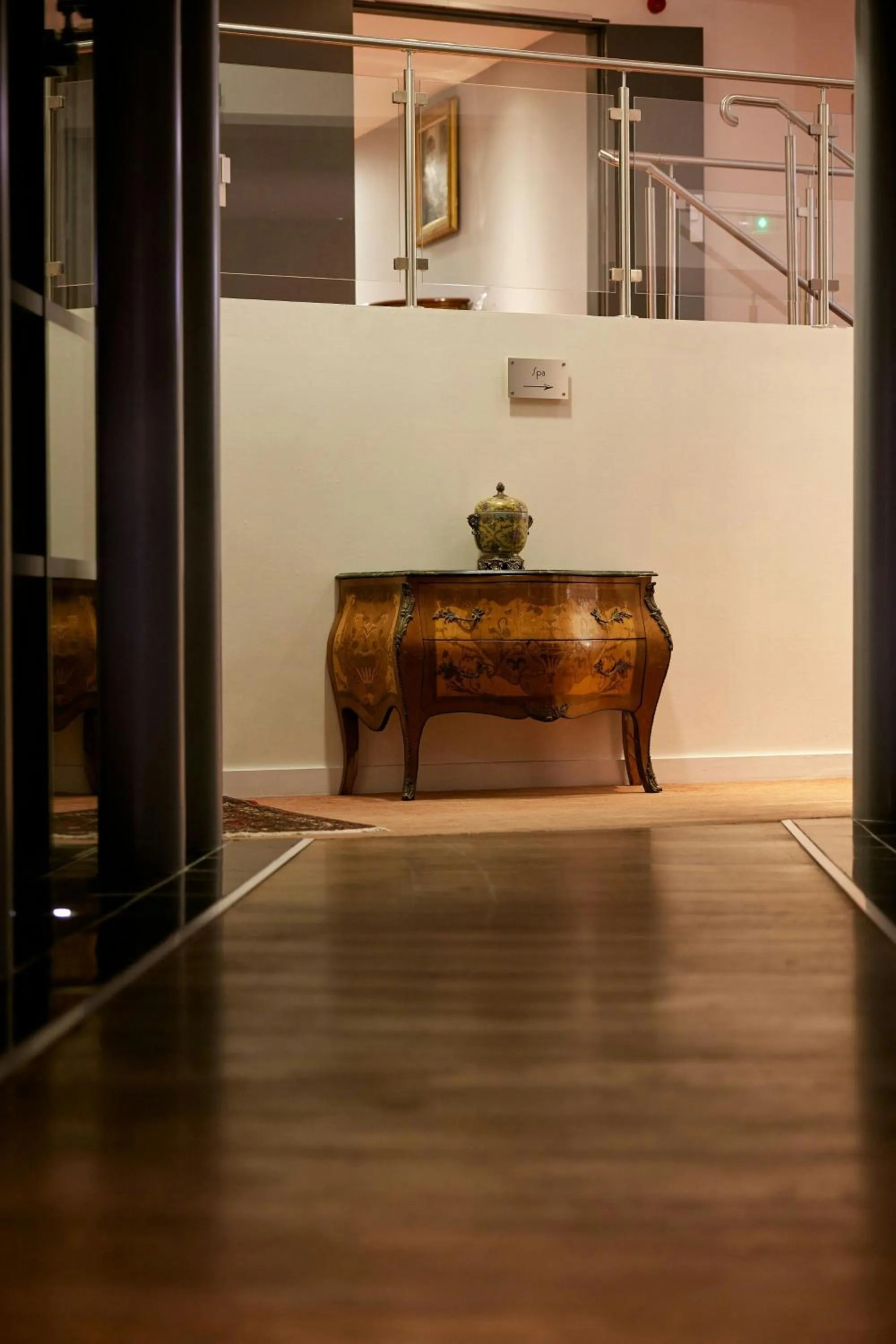 Other in L'Hermitage Gantois, Autograph Collection