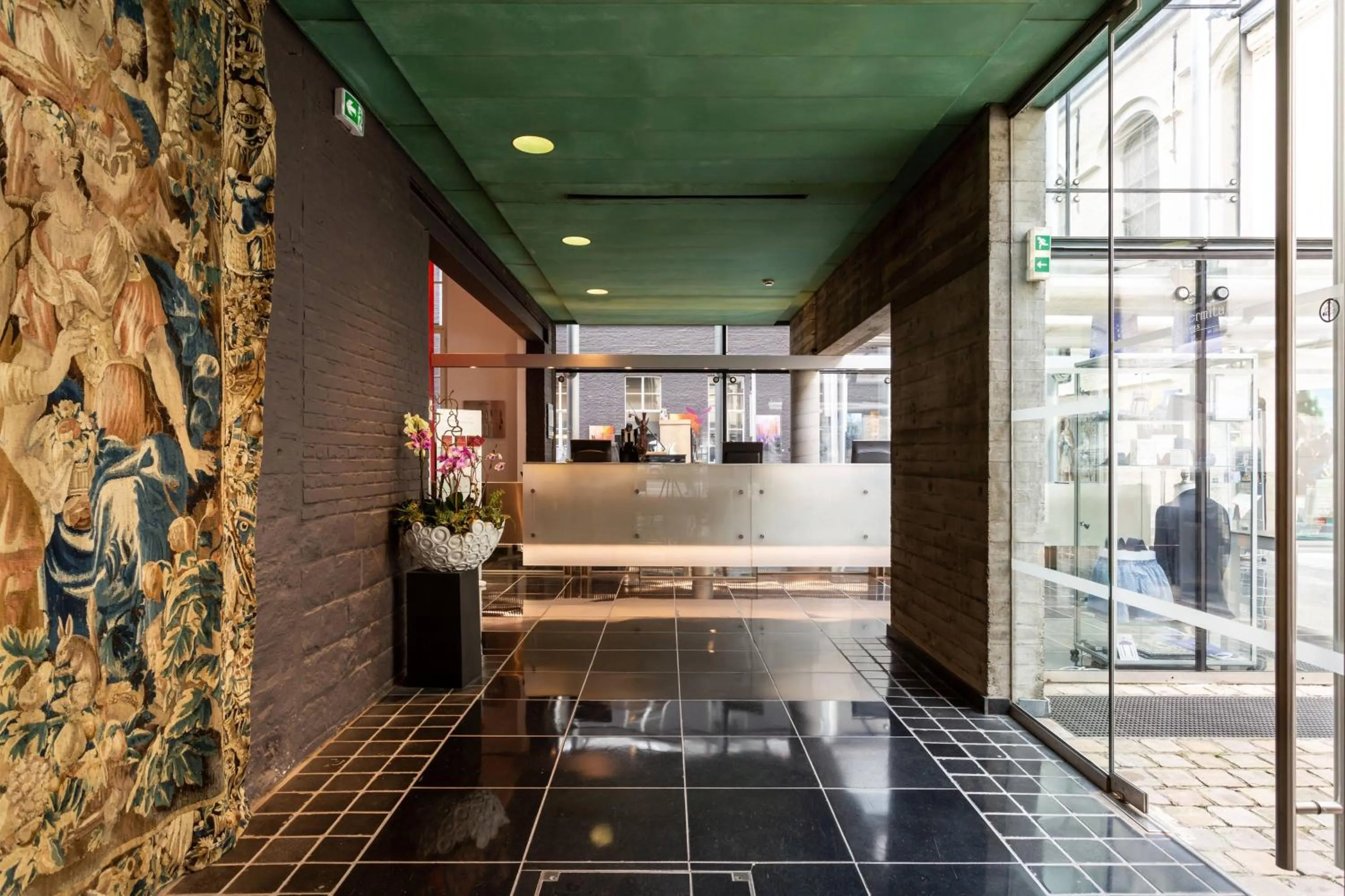 Lobby or reception in L'Hermitage Gantois, Autograph Collection