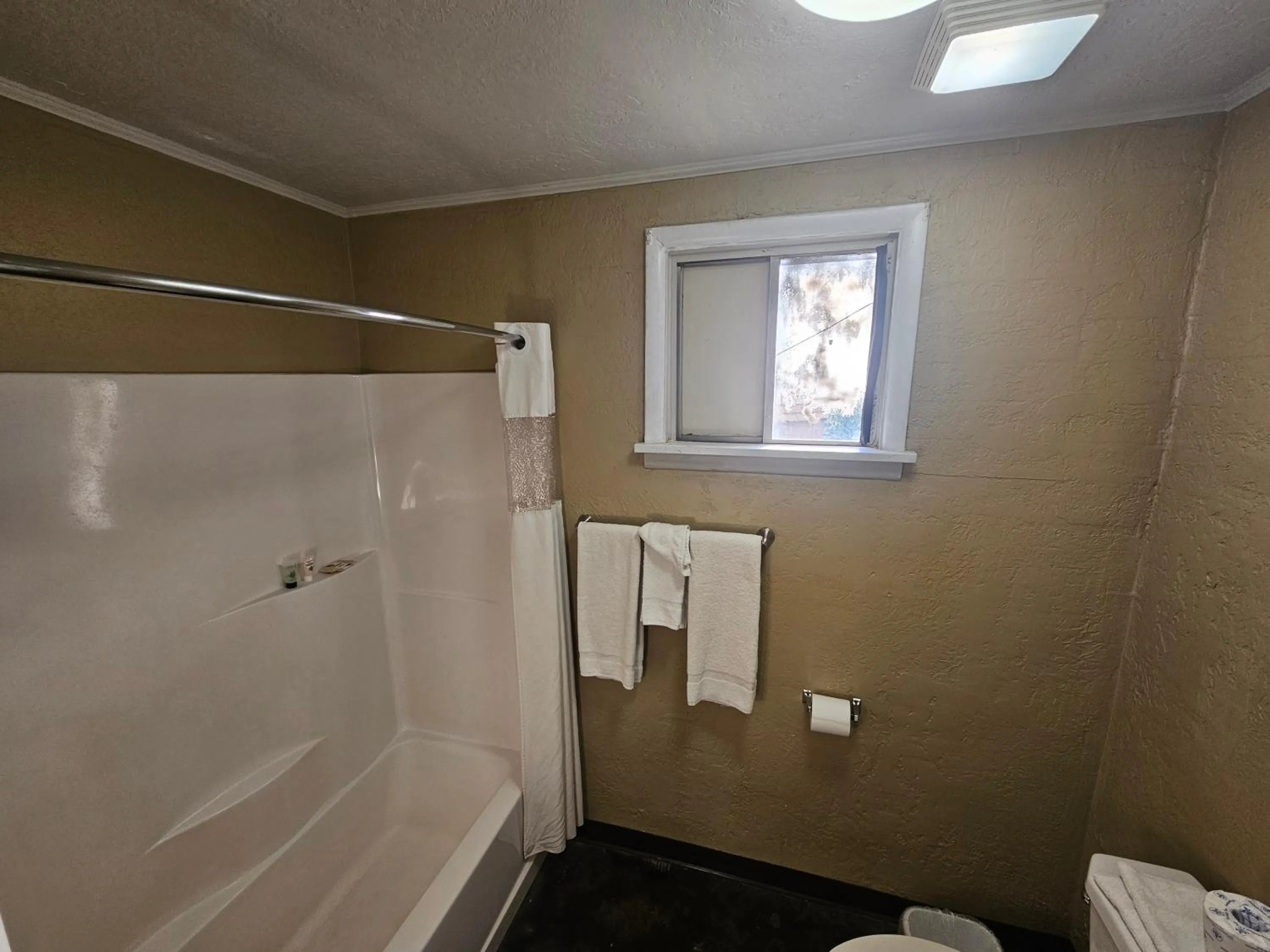 Toilet in Redrock Country Inn